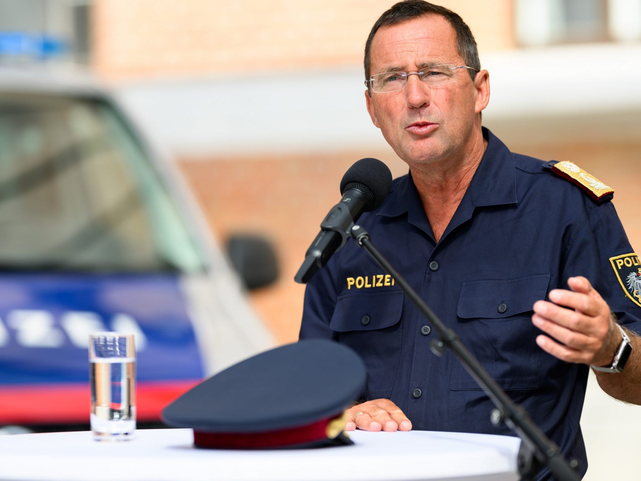 Das sagt Gerhard Pürstl zu der FPÖ-Forderung nach einem Bundesheer-Assistenzeinsatz. Das sagt Gerhard Pürstl zu der FPÖ-Forderung nach einem Bundesheer-Assistenzeinsatz.
