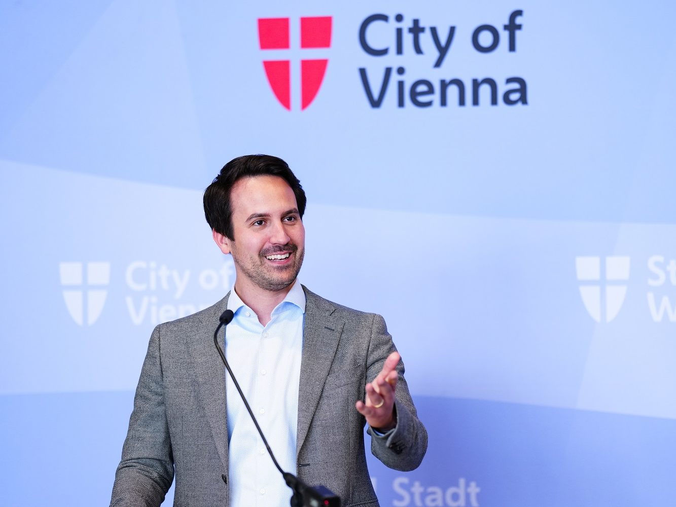 "Es wird ein wichtiger Punkt aus dem Regierungsprogramm umgesetzt", so Wiens Vizebürgermeister Wiederkehr. "Es wird ein wichtiger Punkt aus dem Regierungsprogramm umgesetzt", so Wiens Vizebürgermeister Wiederkehr.