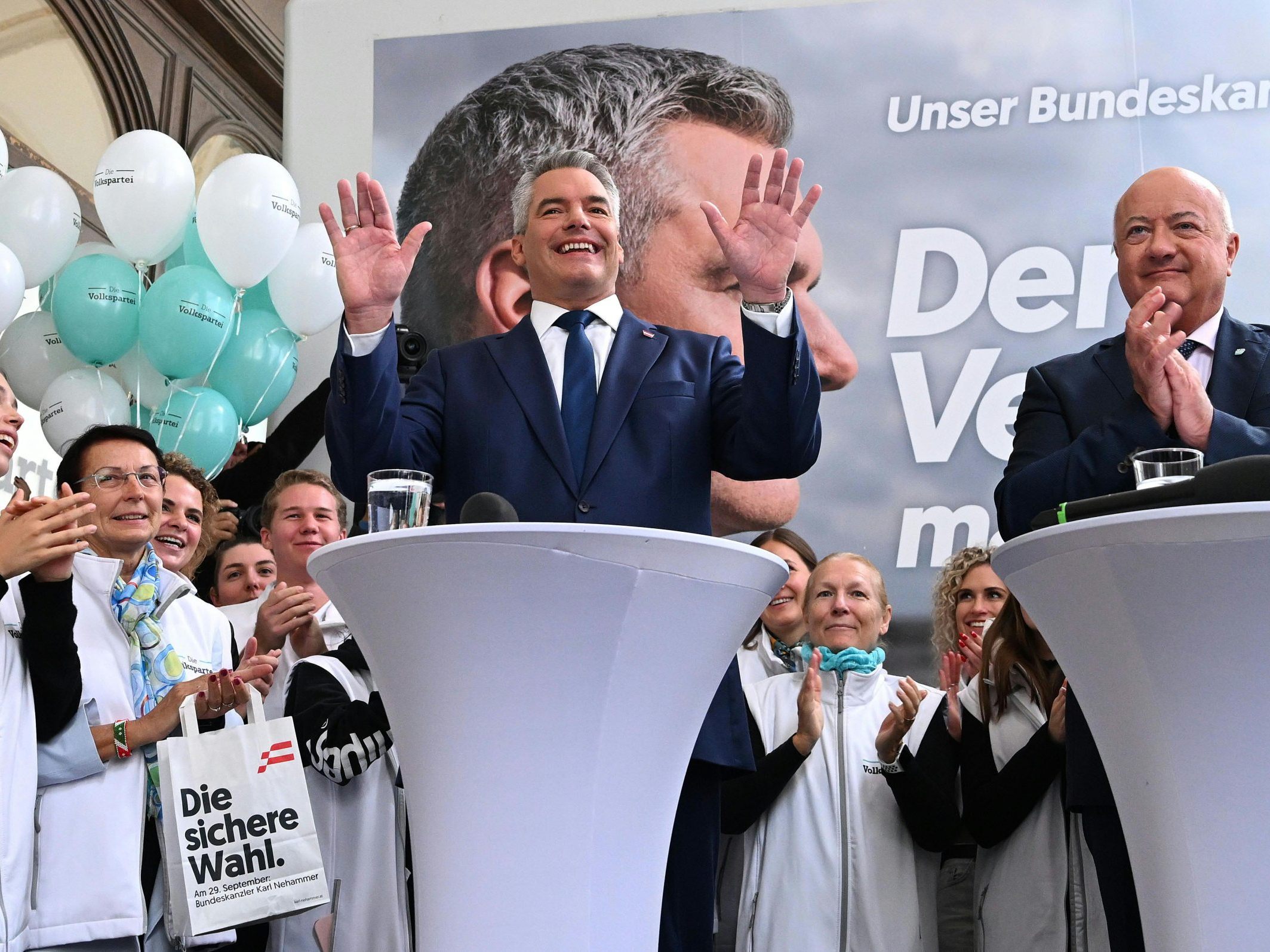 Die ÖVP will bis zur letzten Minute um Stimmen werben. Die ÖVP will bis zur letzten Minute um Stimmen werben.