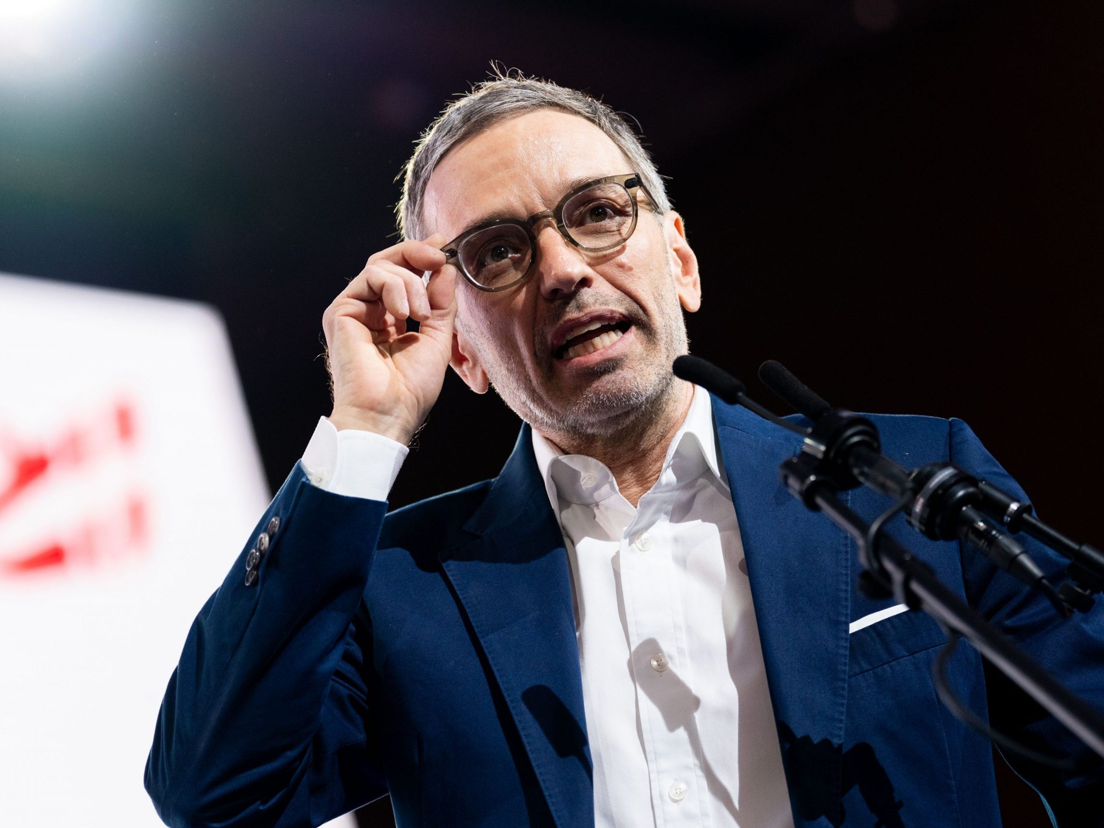 Die FPÖ von Herbert Kickl ist in sämtlichen Umfragen vorne. Aber würde nach der Nationalratswahl auch der Regierungsbildungsauftrag an ihn gehen?