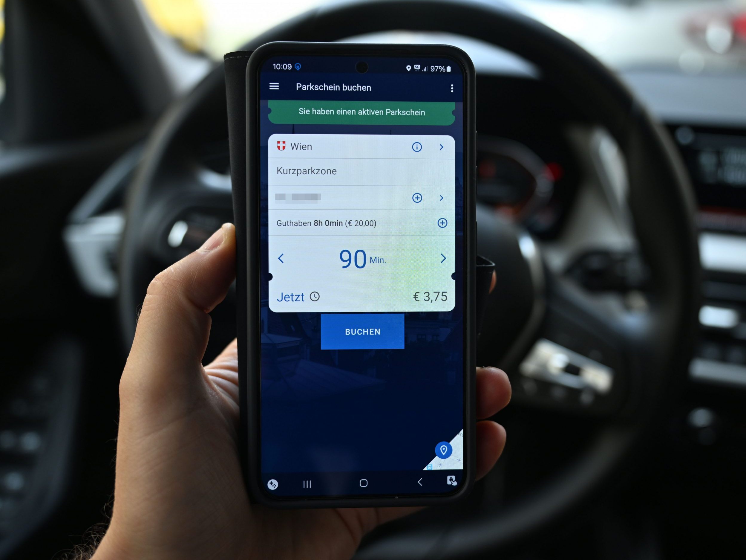 Erneute Anhebung der Parkgebühren und drohender Wertverlust von alten Parkscheinen treffen Autofahrer gleich doppelt. Erneute Anhebung der Parkgebühren und drohender Wertverlust von alten Parkscheinen treffen Autofahrer gleich doppelt.