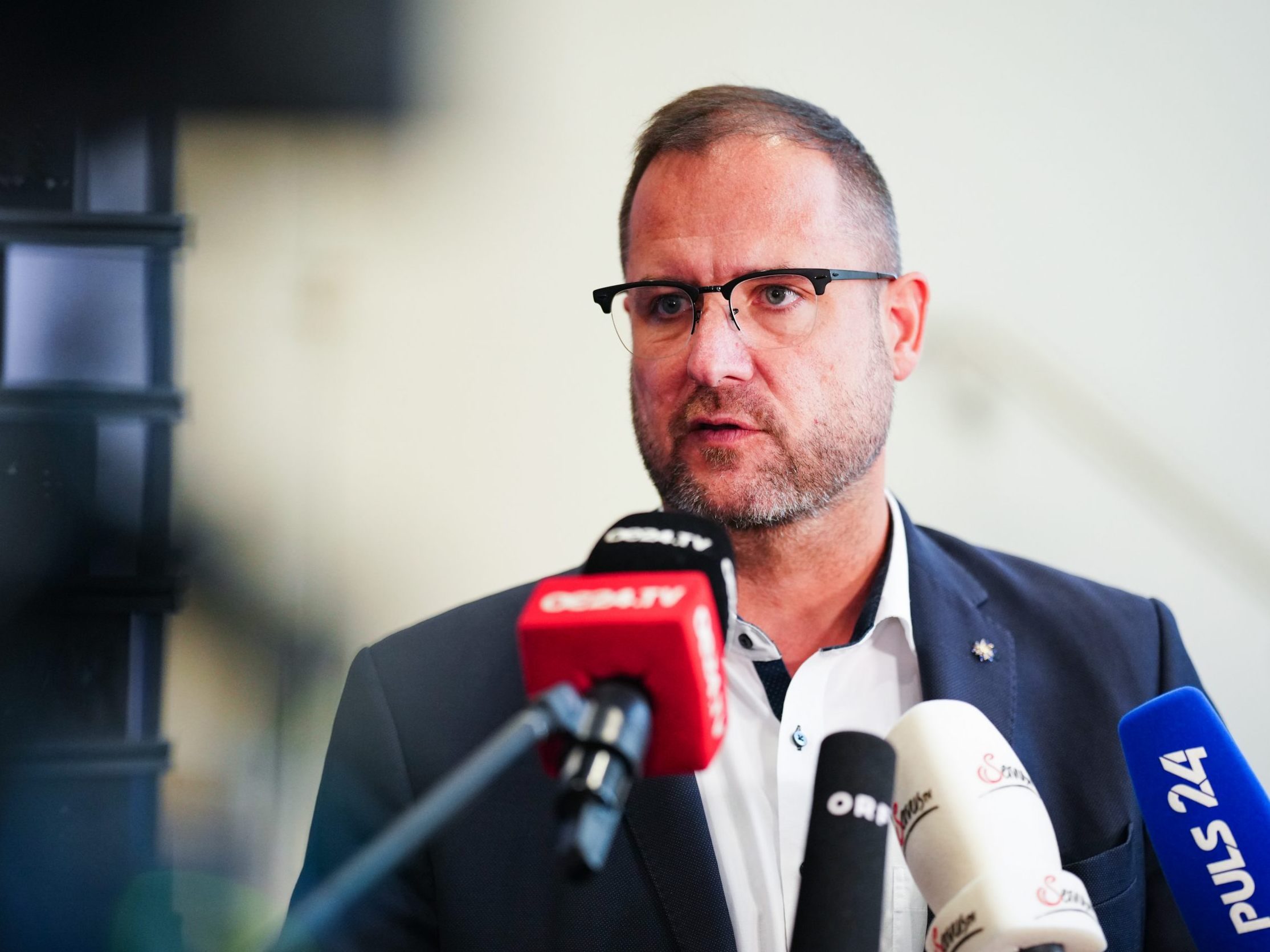 Einen "massiven Eingriff in die Pressefreiheit" ortet die FPÖ im Zusammenhang mit der Berichterstattung am Wahlabend. Einen "massiven Eingriff in die Pressefreiheit" ortet die FPÖ im Zusammenhang mit der Berichterstattung am Wahlabend.