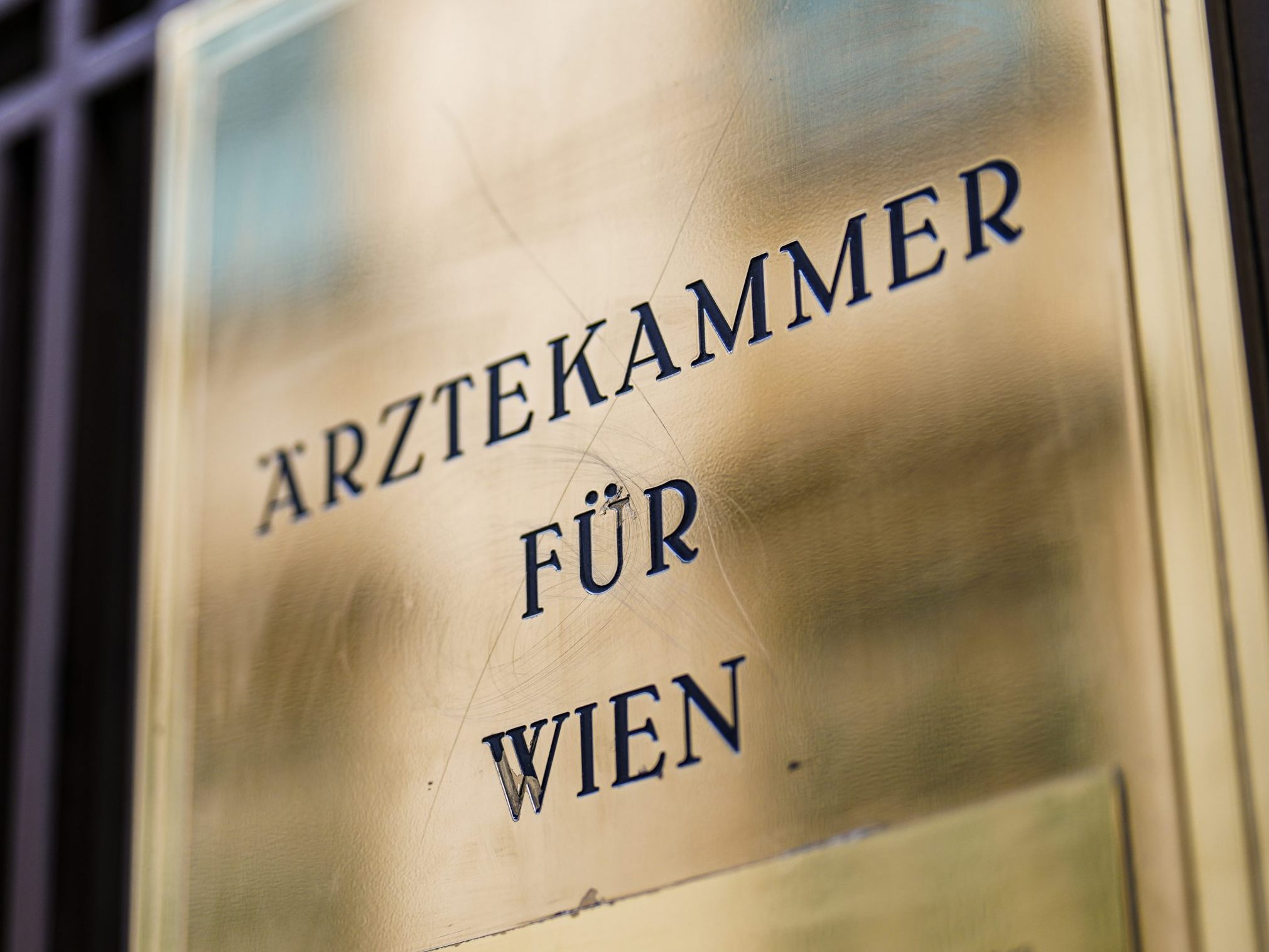 Die Wiener Ärztekammer wird zur "Kammer für Ärztinnen und Ärzte in Wien". Die Wiener Ärztekammer wird zur "Kammer für Ärztinnen und Ärzte in Wien".