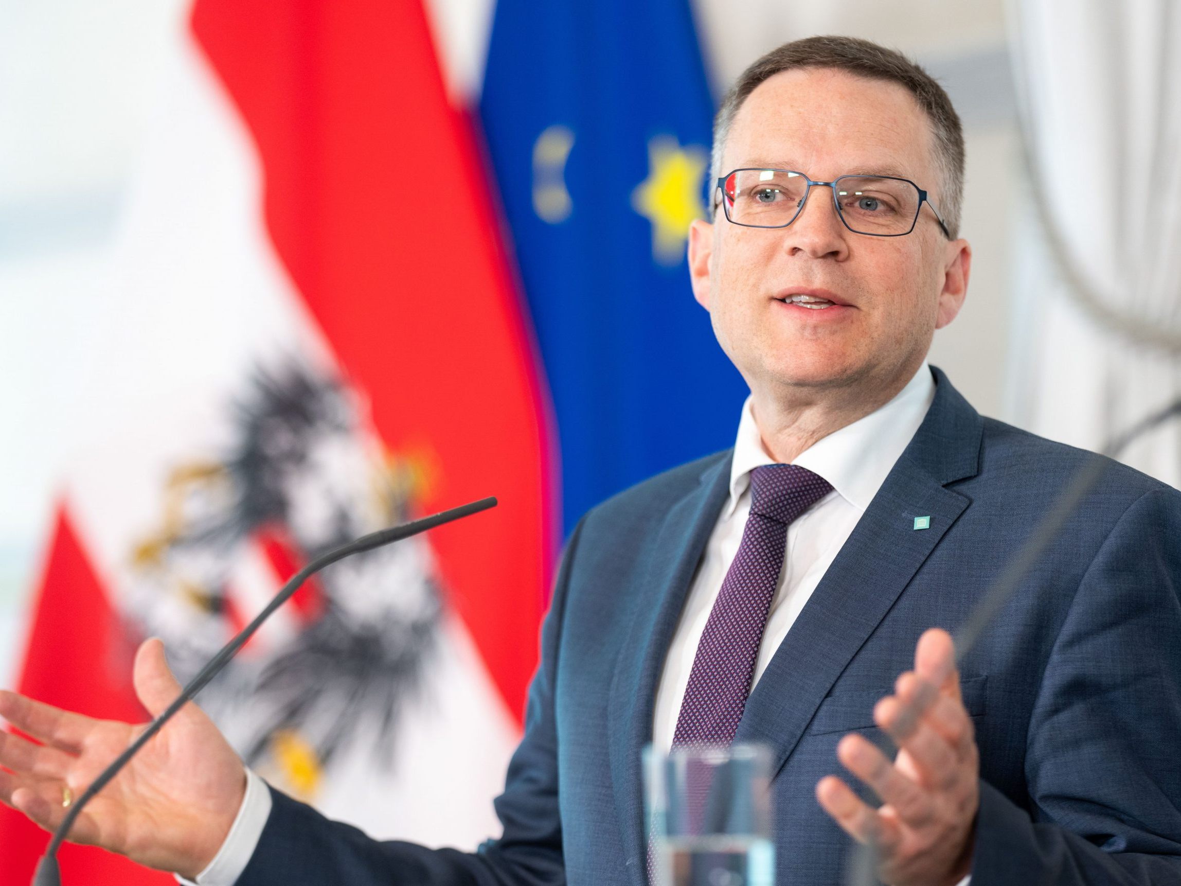 ÖVP-Klubobmann Wöginger hat vor der Nationalratswahl in die Vergangenheit geschaut. ÖVP-Klubobmann Wöginger hat vor der Nationalratswahl in die Vergangenheit geschaut.