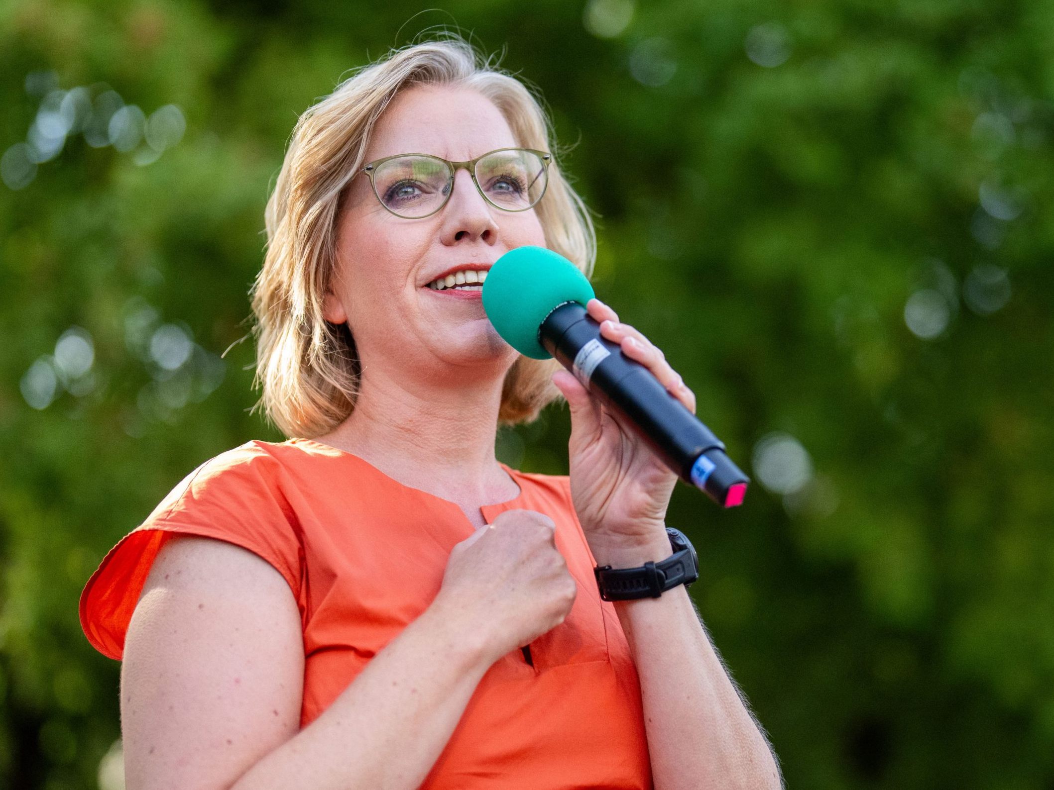 Die Wirtschafts- und Korruptionsstaatsanwaltschaft (WKStA) hat die Anzeige der Volkspartei gegen Gewessler bereits Anfang September zurückgelegt. Die Wirtschafts- und Korruptionsstaatsanwaltschaft (WKStA) hat die Anzeige der Volkspartei gegen Gewessler bereits Anfang September zurückgelegt.