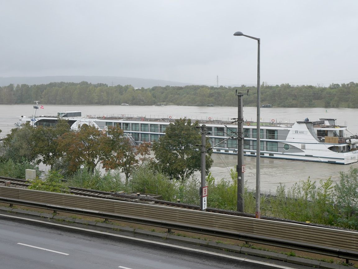 Das Kreuzfahrtschiff "Thurgau Prestige" in Wien. Das Kreuzfahrtschiff "Thurgau Prestige" in Wien.