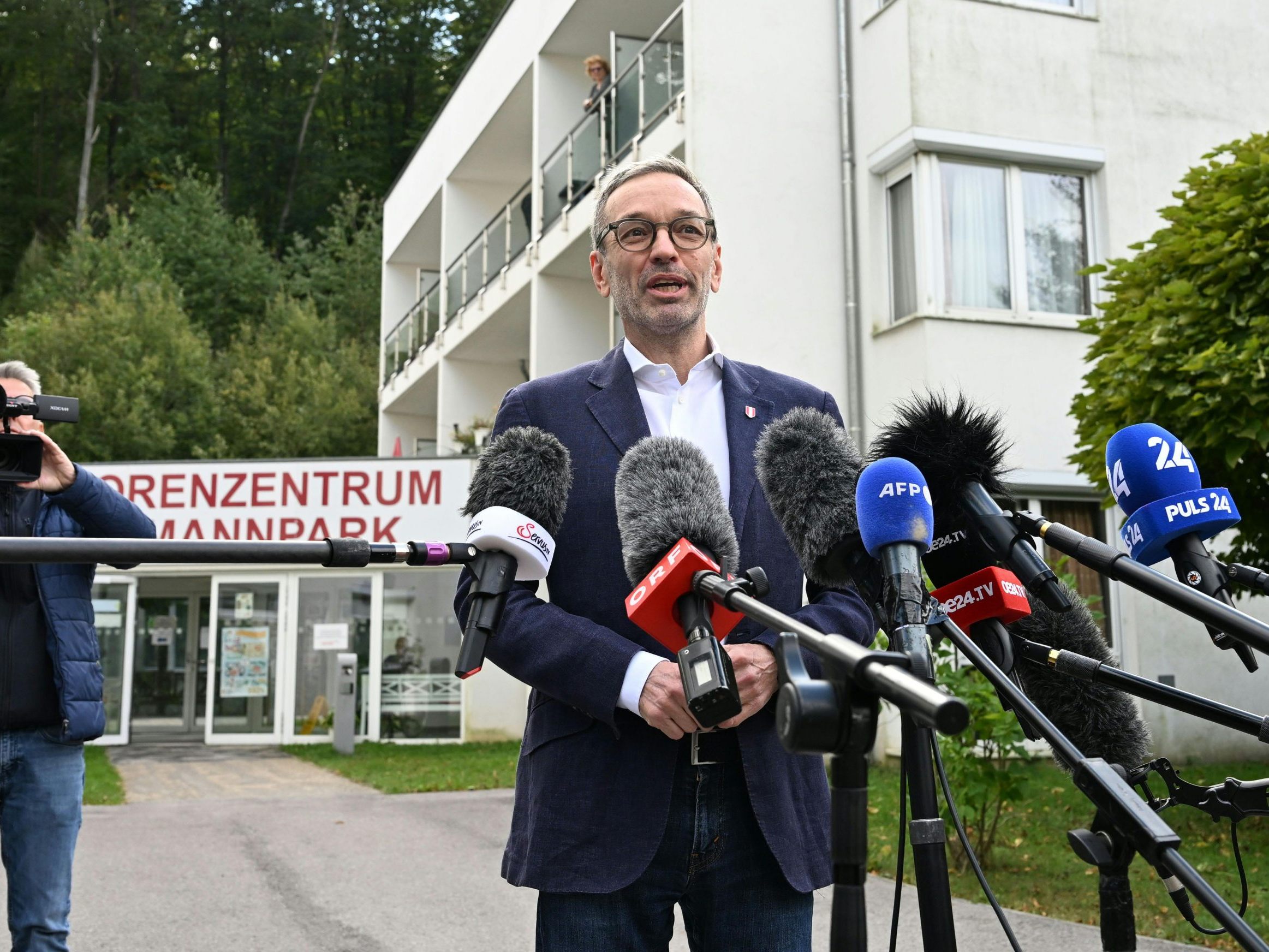 Medienauflauf bei der Stimmabgabe von FPÖ-Chef Kickl. Medienauflauf bei der Stimmabgabe von FPÖ-Chef Kickl.