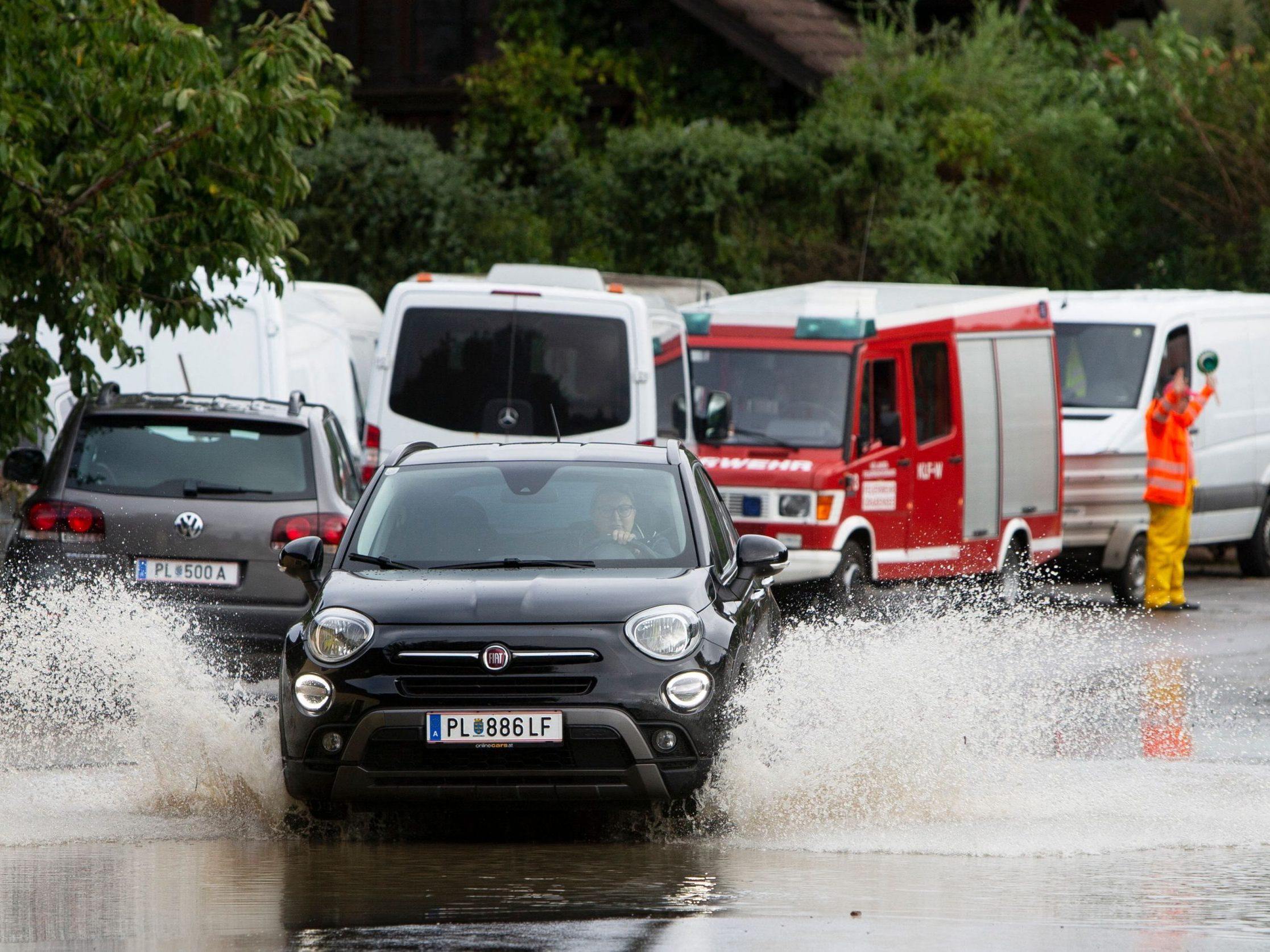 Wer kommt für Hochwasserschäden an Fahrzeugen auf? Wer kommt für Hochwasserschäden an Fahrzeugen auf?