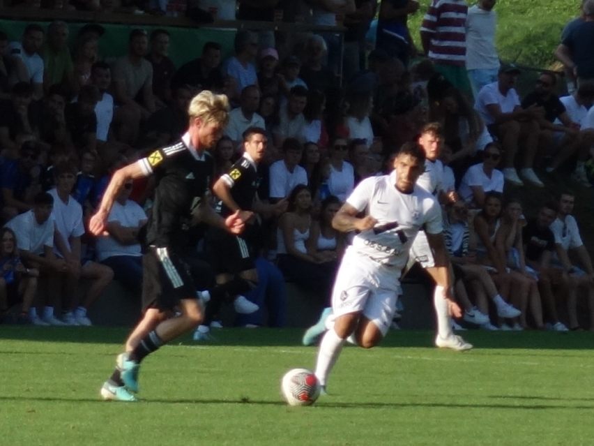 Für Clemens Olsen und seine Teamkollegen vom FC Schwarzenberg steht das zweite Derby innerhalb einer Woche an. Für Clemens Olsen und seine Teamkollegen vom FC Schwarzenberg steht das zweite Derby innerhalb einer Woche an.