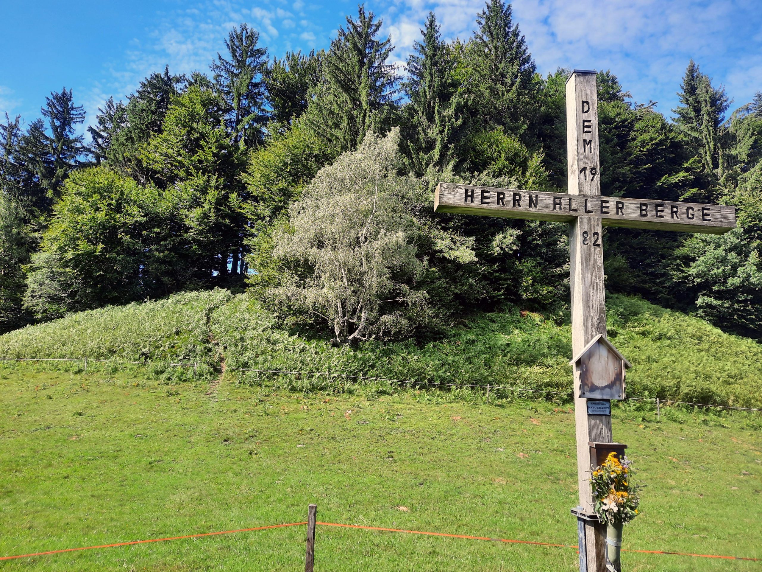 Der Bucher Hausberg wird am 8. September bei guter Witterung zum Schauplatz einer naturverbundenen Messfeier. Der Bucher Hausberg wird am 8. September bei guter Witterung zum Schauplatz einer naturverbundenen Messfeier.