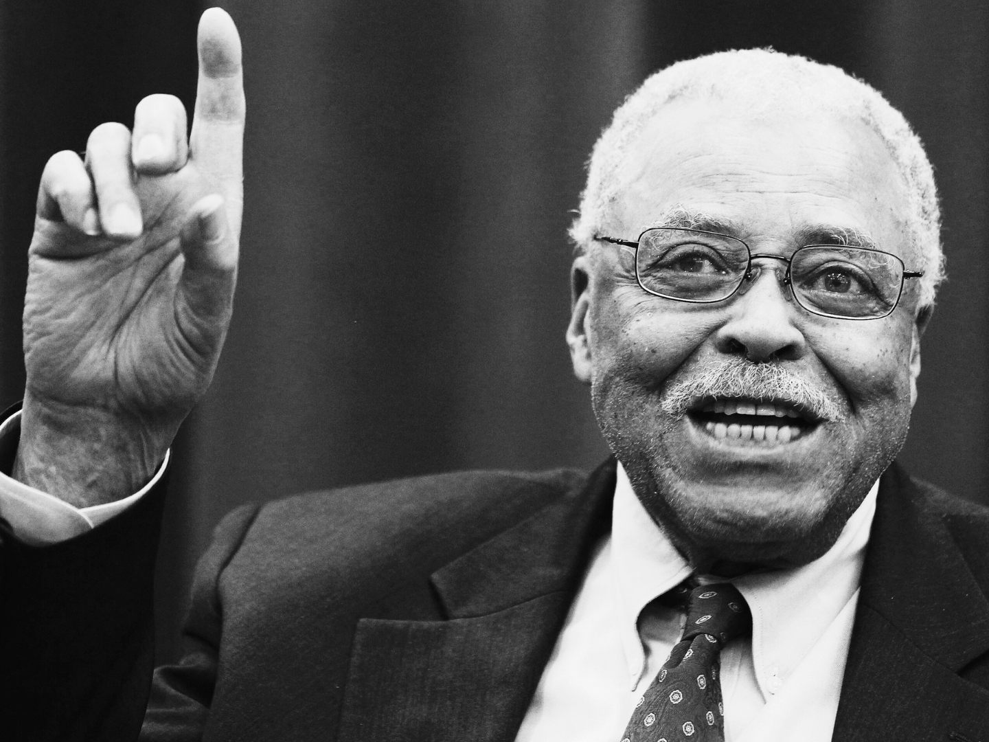 Shakespeare-Darsteller James Earl Jones lieh auch Mufasa, dem Vater des "König der Löwen" seine Stimme. Shakespeare-Darsteller James Earl Jones lieh auch Mufasa, dem Vater des "König der Löwen" seine Stimme.