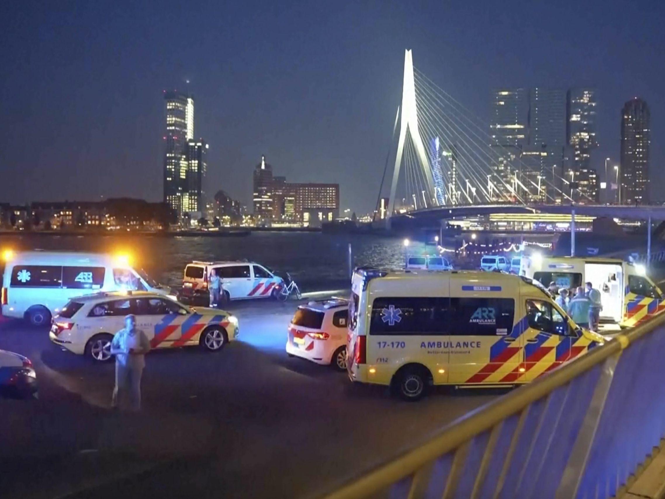 Täter festgenommen - Zeugen zufolge rief er "Allahu Akbar" Täter festgenommen - Zeugen zufolge rief er "Allahu Akbar"