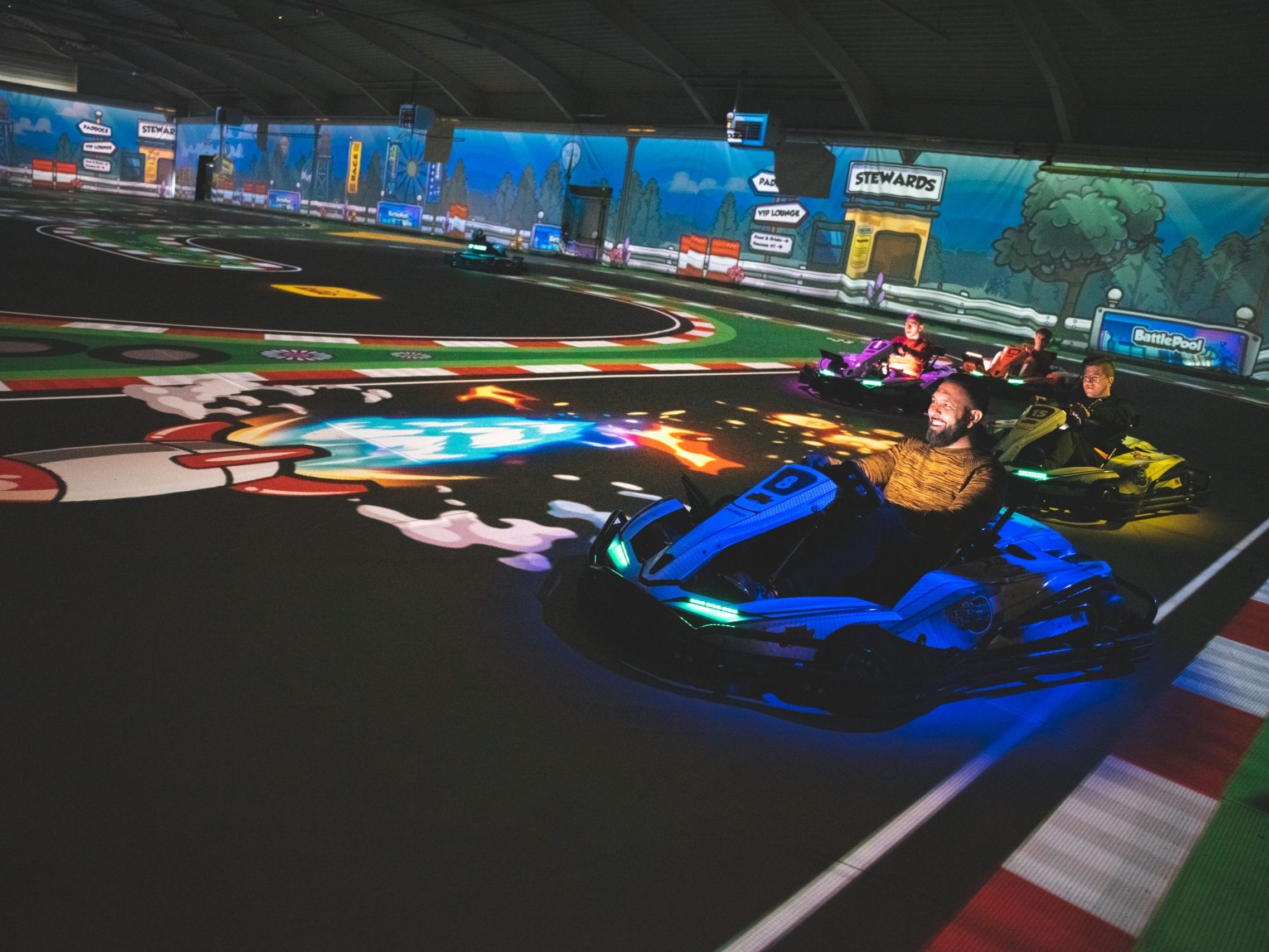Rennspaß in XXL: BattleKart Wien verdoppelt seine Fläche. Rennspaß in XXL: BattleKart Wien verdoppelt seine Fläche.