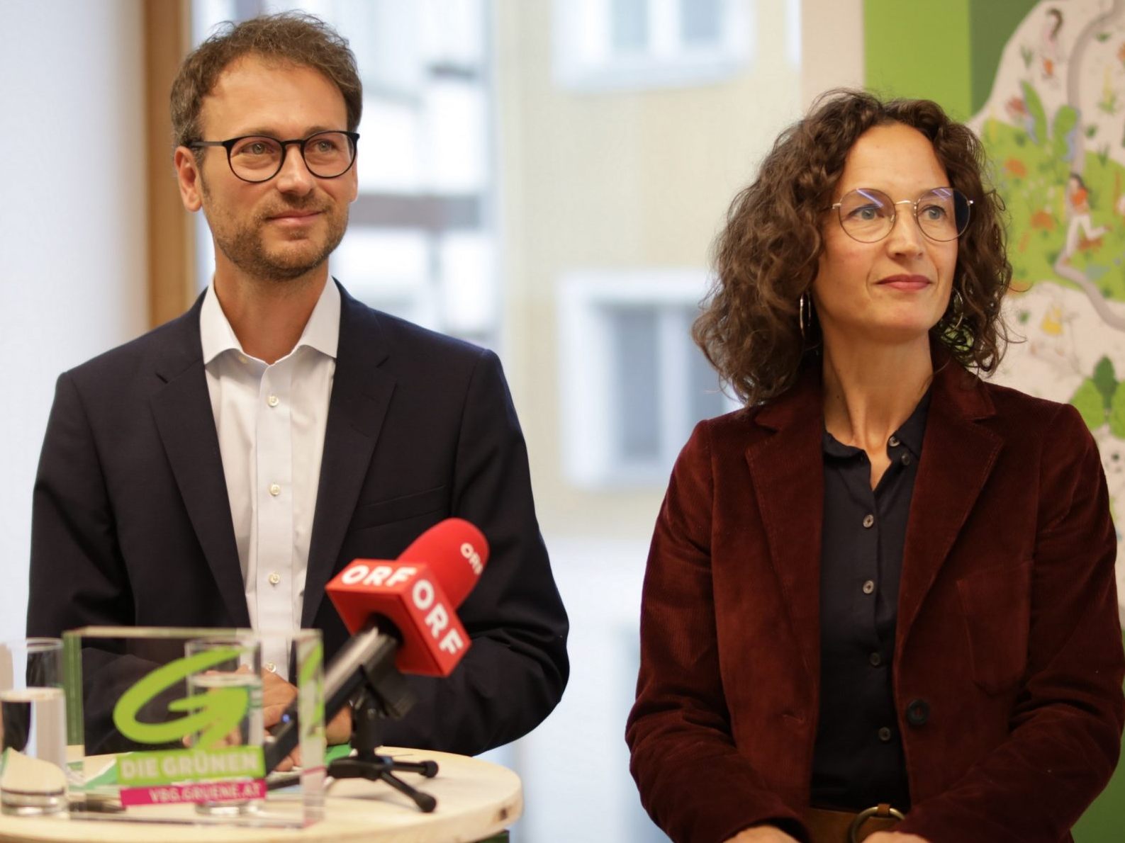 Eva Hammerer und Daniel Zadra präsentieren den Plan für Vorarlberg
