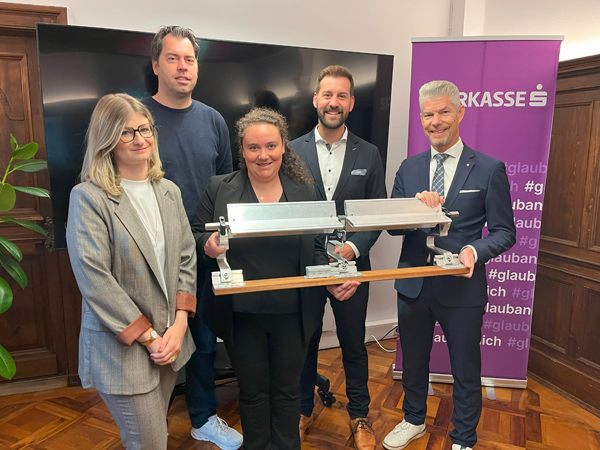 Selina Staggl, Thomas Gabriel, Sara Kapeller, Bgm. Tschann, Thomas Schreiber Selina Staggl, Thomas Gabriel, Sara Kapeller, Bgm. Tschann, Thomas Schreiber