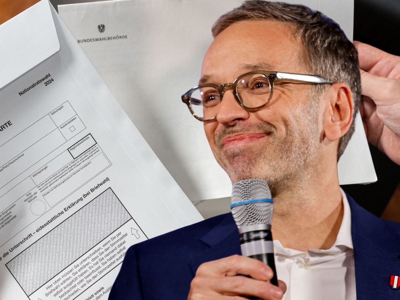 Die Wahlkarten-Auszählung brachte die FPÖ noch weiter nach vorn. Die Wahlkarten-Auszählung brachte die FPÖ noch weiter nach vorn.