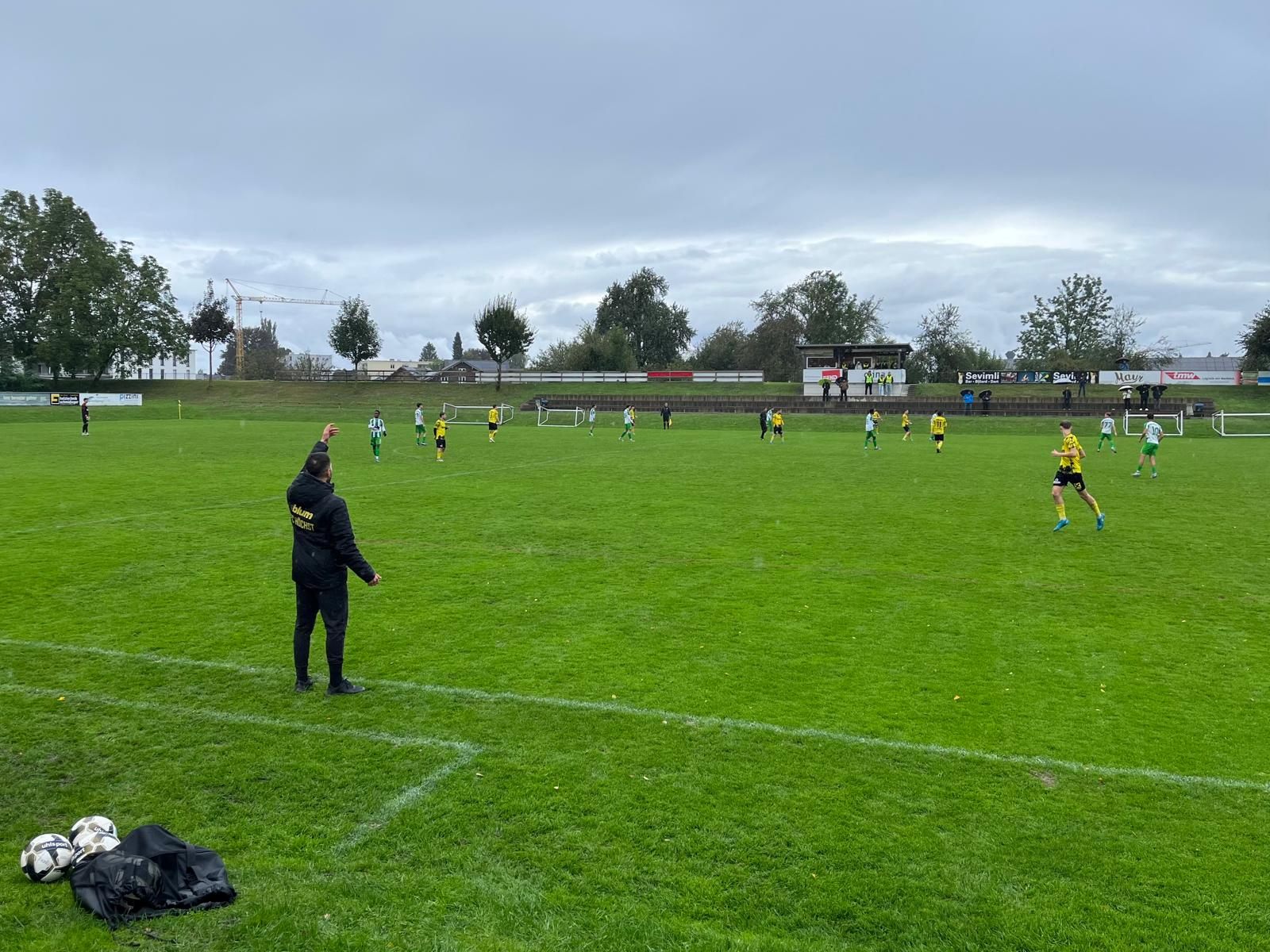 Das Warten auf den ersten Heimsieg der Saison geht für den FC Höchst weiter.