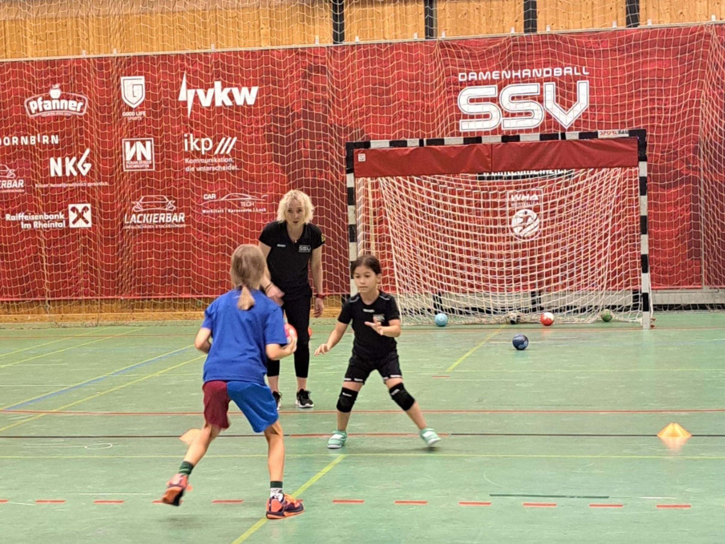 Auch die U10-Girls des SSV Dornbirn-Schoren sind wieder im Training Auch die U10-Girls des SSV Dornbirn-Schoren sind wieder im Training