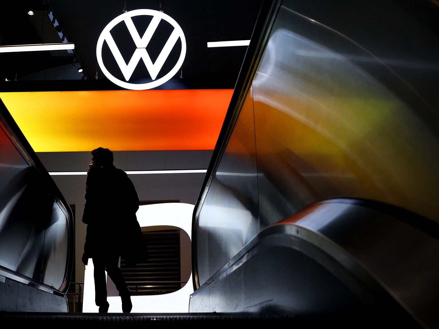 "Erdbeben" bei VW: Tausende Jobs in Gefahr. "Erdbeben" bei VW: Tausende Jobs in Gefahr.