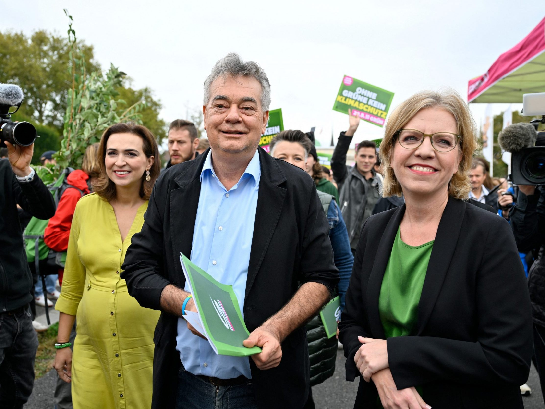 Pressestatement nach dem Grünen Bundesvorstand. Pressestatement nach dem Grünen Bundesvorstand.