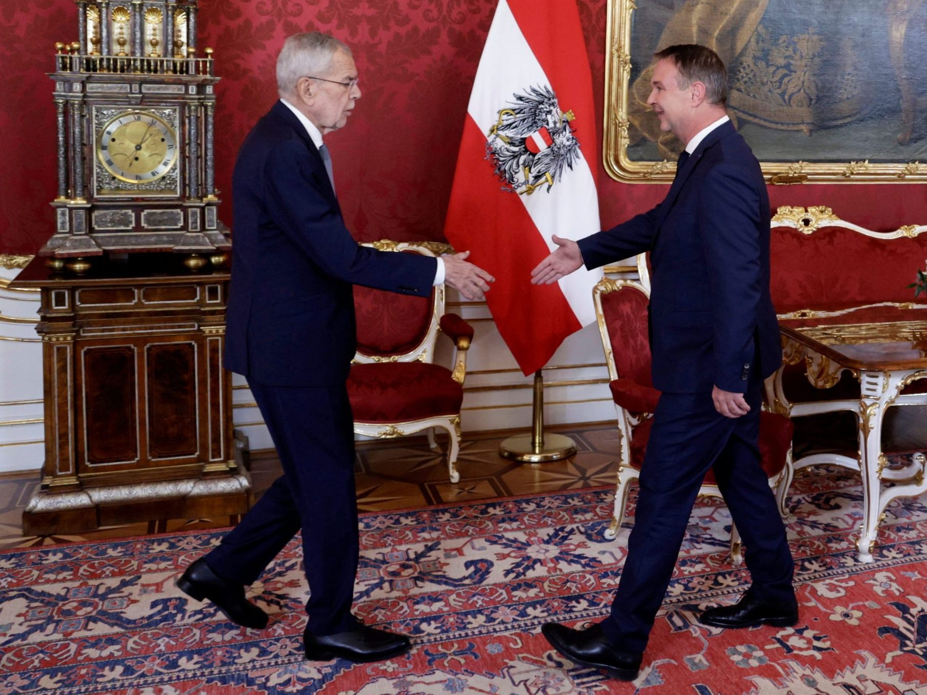 Auch SPÖ-Chef Babler war am Montag bei Bundespräsident Van der Bellen.