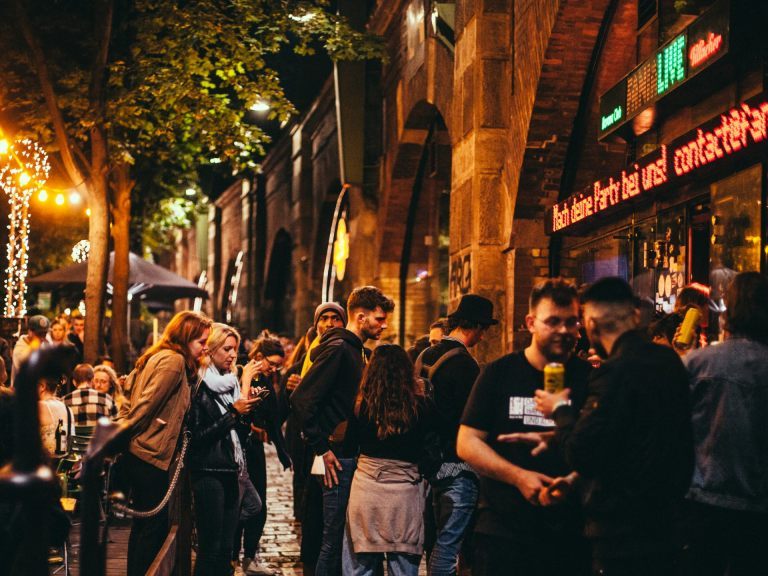 Bei der Gürtel Connection in Wien kann für den guten Zweck gefeiert werden. Bei der Gürtel Connection in Wien kann für den guten Zweck gefeiert werden.