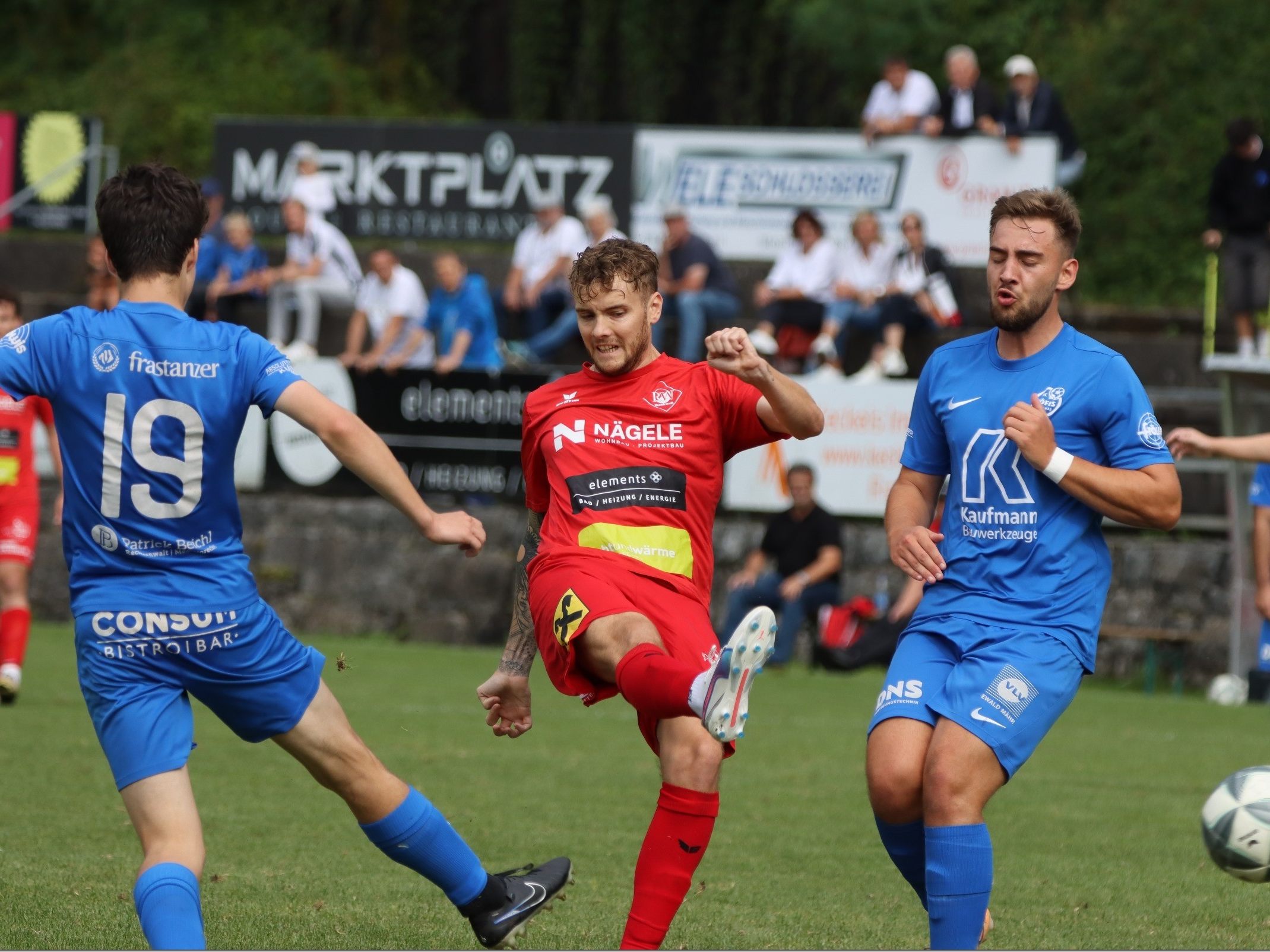 Timo Wölbitsch gelang in der Nachspielzeit der umjubelte Ausgleich.