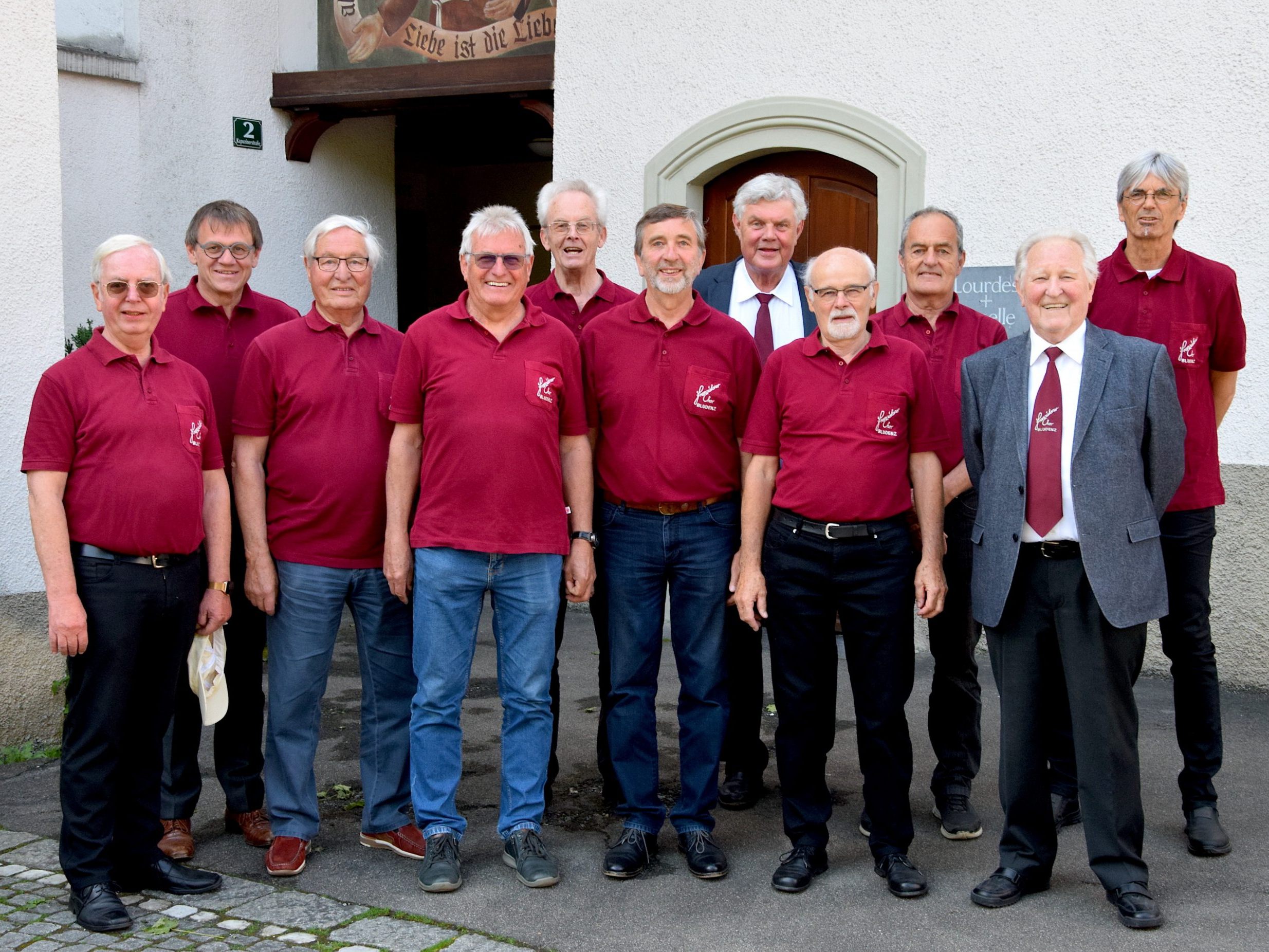 Der Bludenzer Franziskanerchor anlässlich der Mitgestaltung einer Messfeier beim Franziskanerchor in Bludenz Der Bludenzer Franziskanerchor anlässlich der Mitgestaltung einer Messfeier beim Franziskanerchor in Bludenz