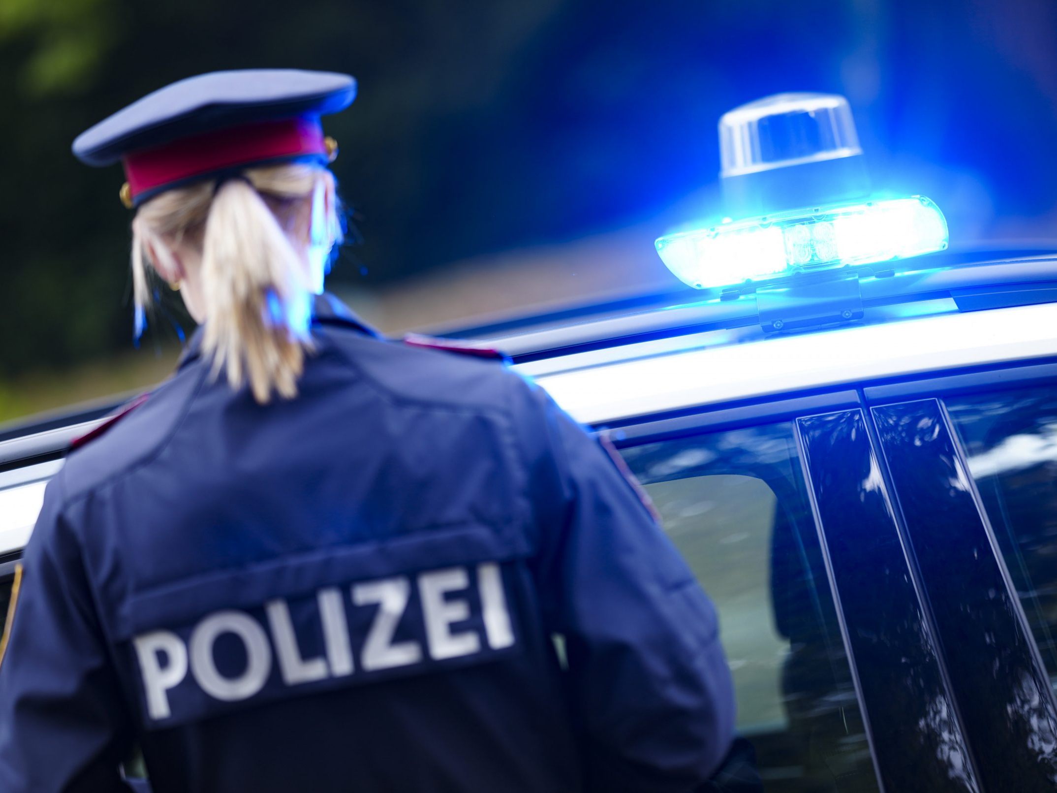 Polizeieinsatz bei einem Streit in einer Wiener Großfamilie. Polizeieinsatz bei einem Streit in einer Wiener Großfamilie.