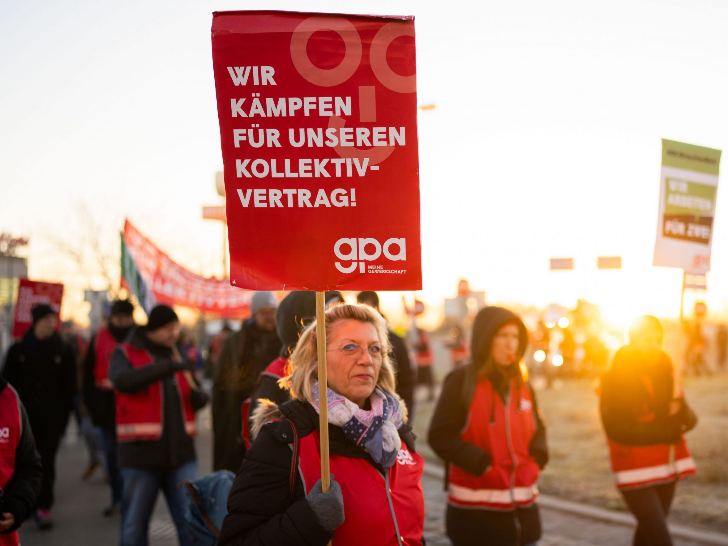 Im vergangenen Jahr kam es bei den Handels-KV-Verhandlungen zu Warnstreiks. Im vergangenen Jahr kam es bei den Handels-KV-Verhandlungen zu Warnstreiks.