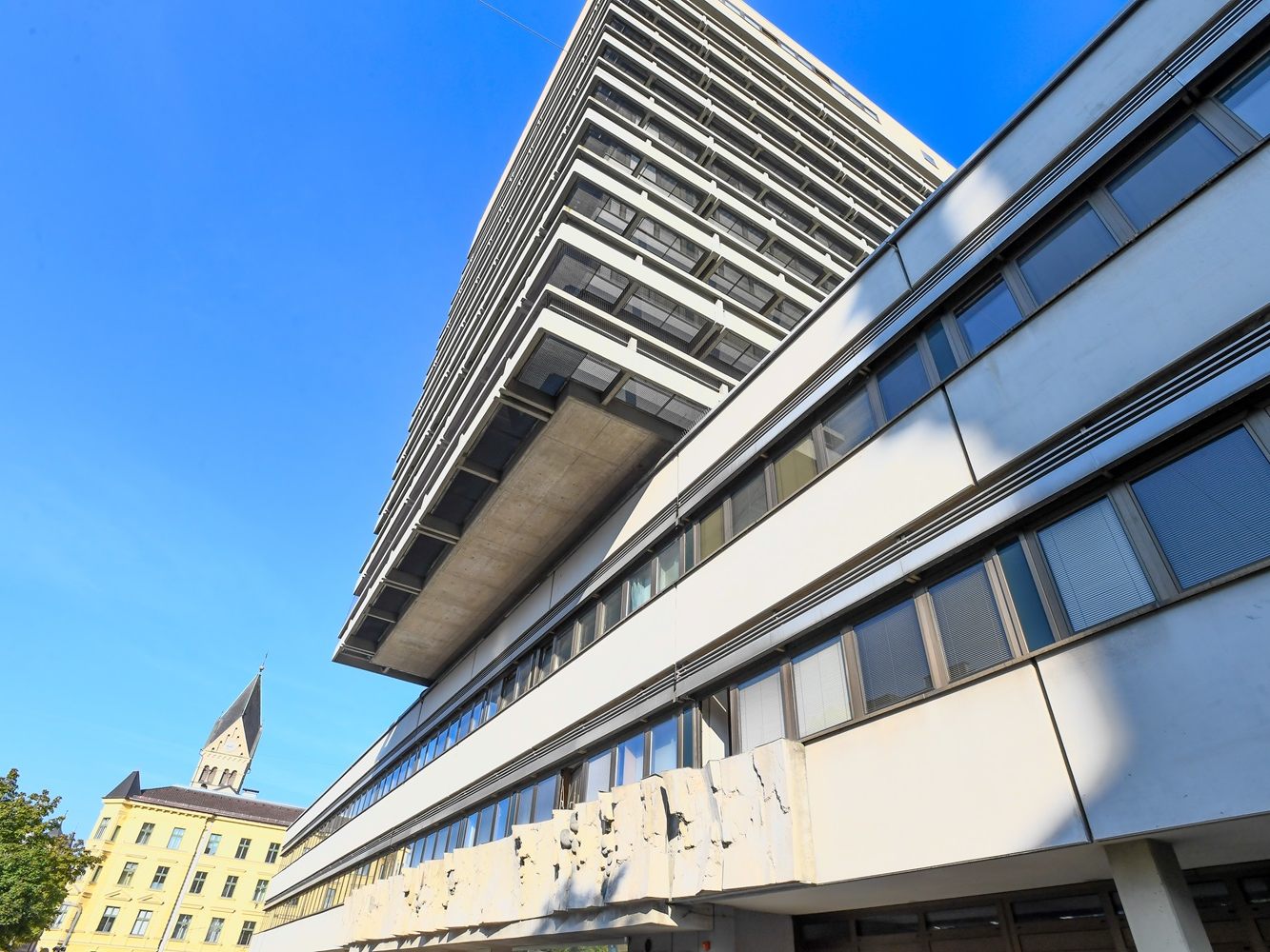 Im Bild zu sehen: Das Landesgericht Innsbruck.