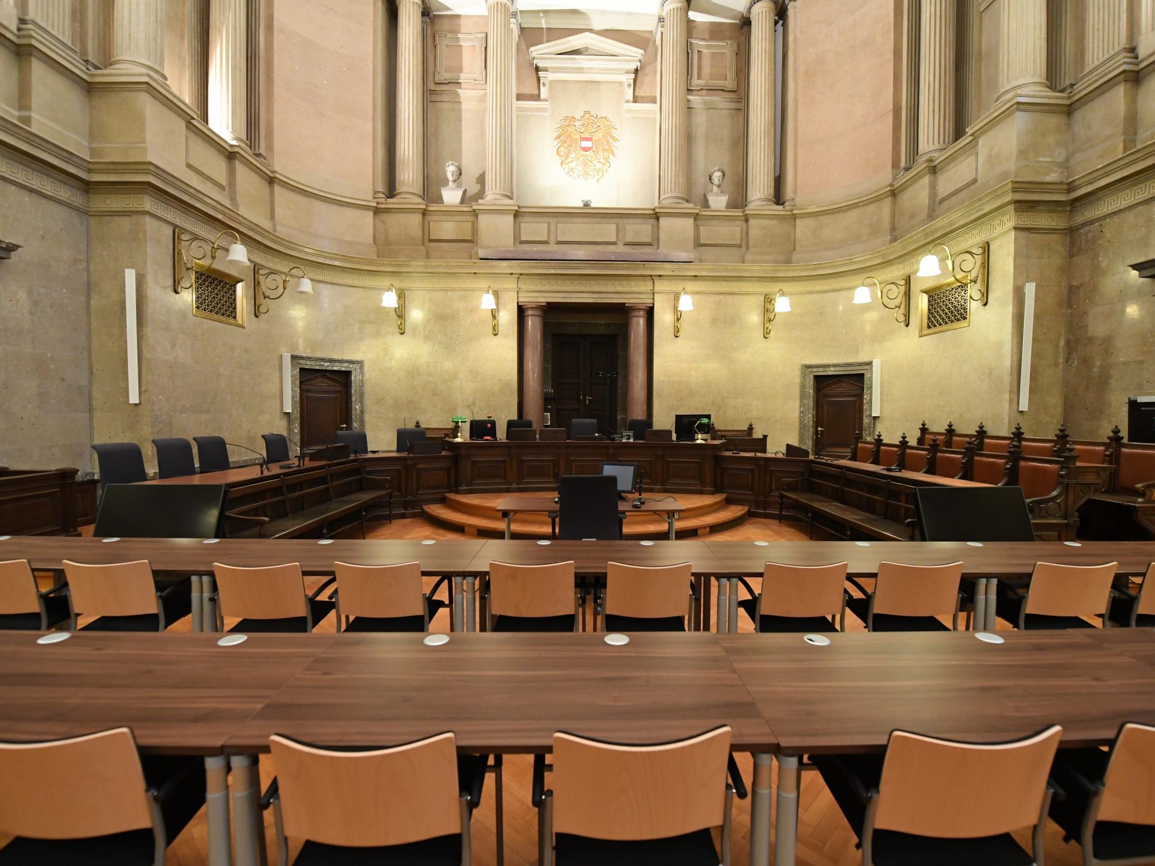 Der Mann in Wien muss ins Gefängnis. Der Mann in Wien muss ins Gefängnis.