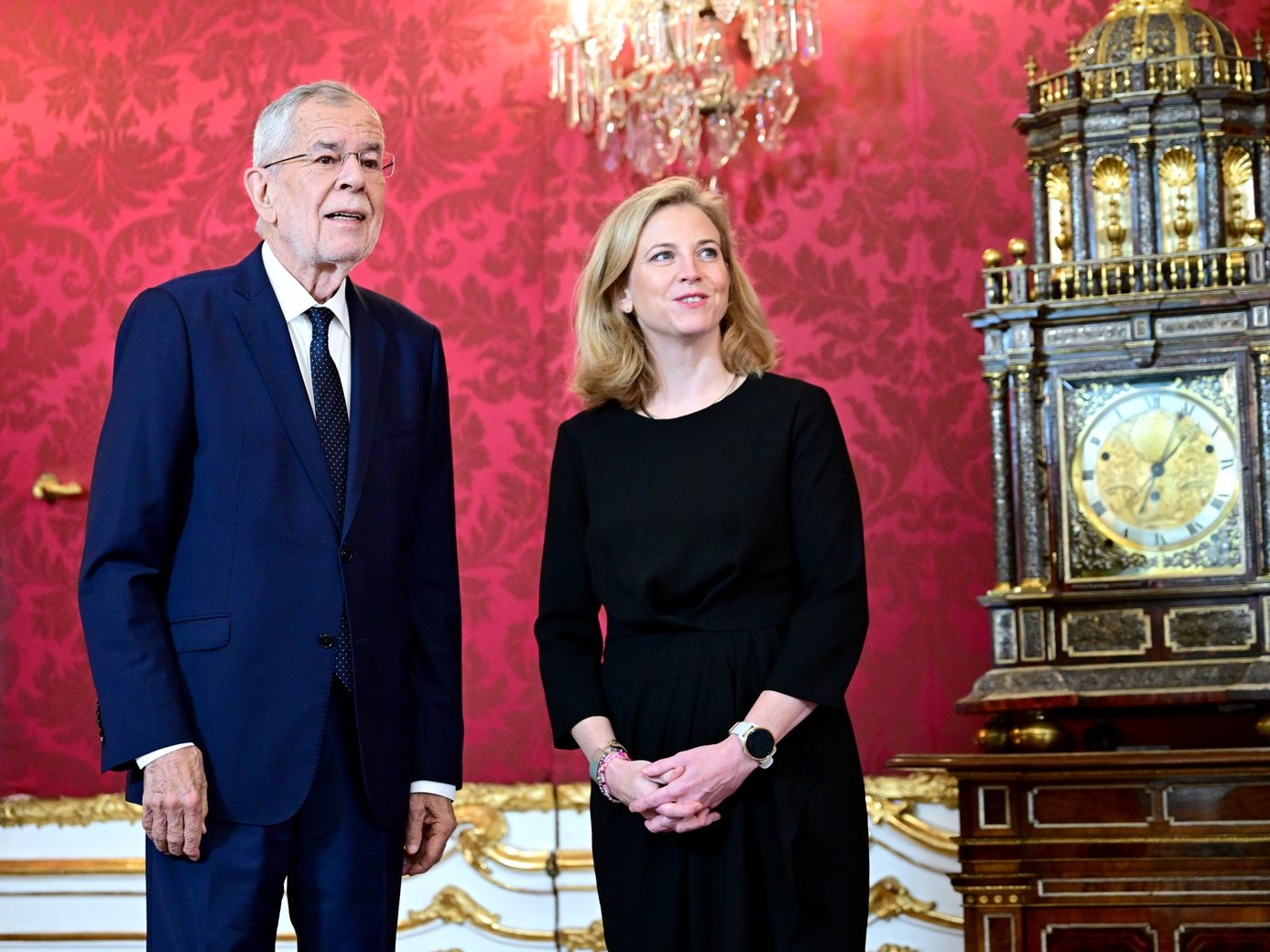 Van der Bellen neben Meinl-Reisinger.