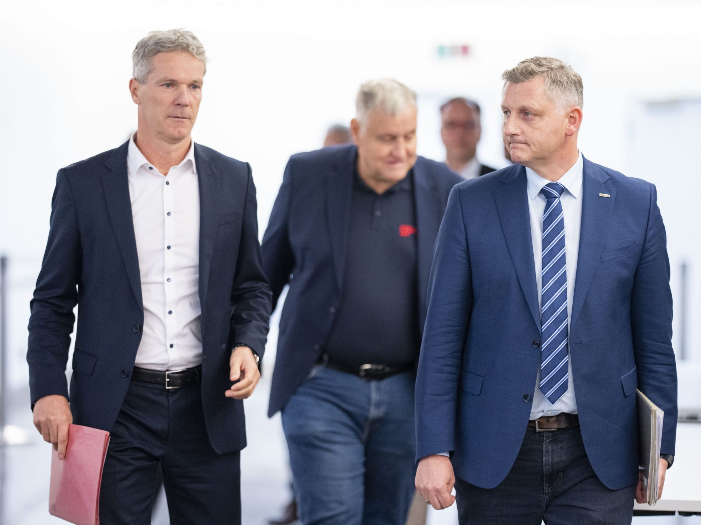 Bis zu 4,8 Prozent mehr Lohn und Gehalt gibt es für die Beschäftigten der Metallindustrie. Im Bild: Knill, Dürtscher und Binder. Bis zu 4,8 Prozent mehr Lohn und Gehalt gibt es für die Beschäftigten der Metallindustrie. Im Bild: Knill, Dürtscher und Binder.