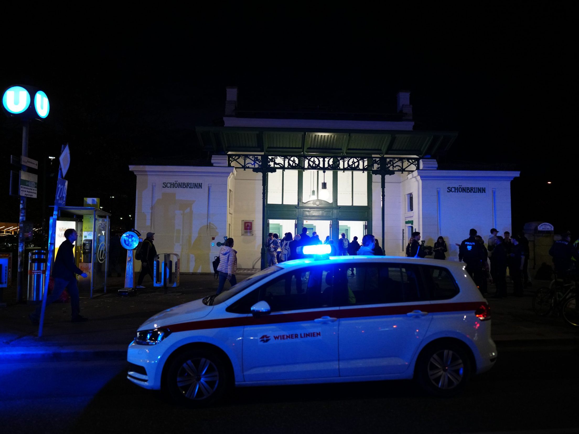 Der 18-Jährige schwebt weiter in Lebensgefahr.