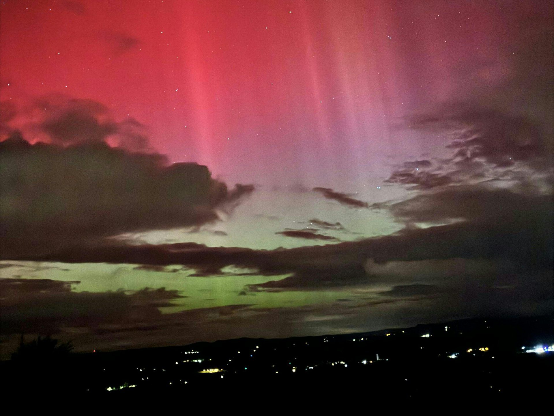Starke Polarlichter waren in der Nacht auf Freitag über Österreich sichtbar.