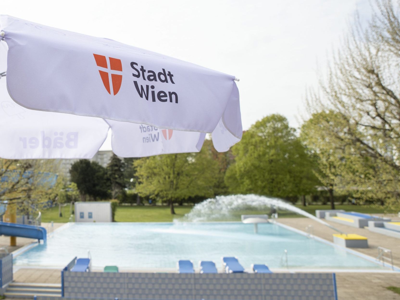 Rutschen-Modernisierung unter anderem im Wiener Großfeldsiedlungsbad angekündigt.