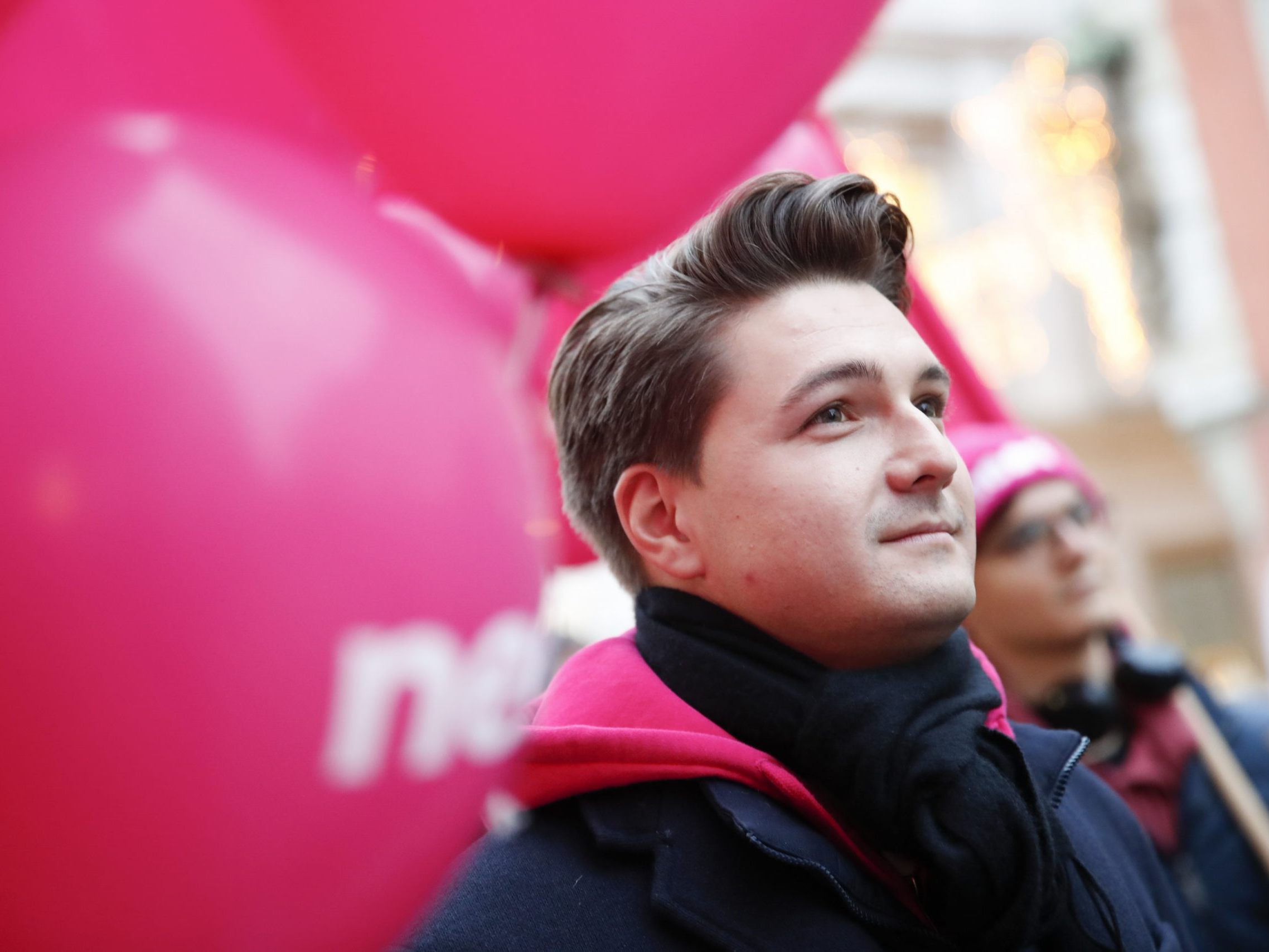 Die NEOS starteten mit Luftballons in den Wahlkampf.