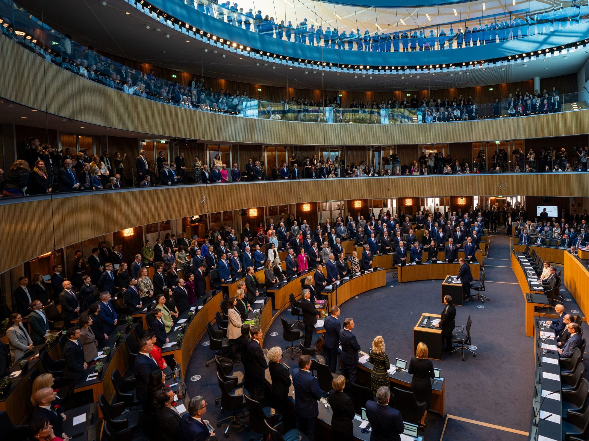 Die 183 Abgeordneten wurden angelobt. Die 183 Abgeordneten wurden angelobt.