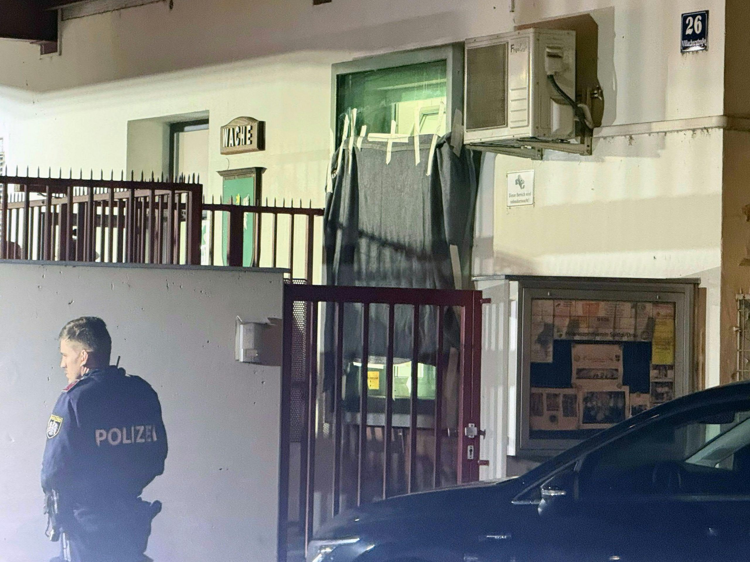 Ein 21-Jähriger starb, nachdem er in der Türk-Kaserne von einem Schuss getroffen wurde. Ein 21-Jähriger starb, nachdem er in der Türk-Kaserne von einem Schuss getroffen wurde.