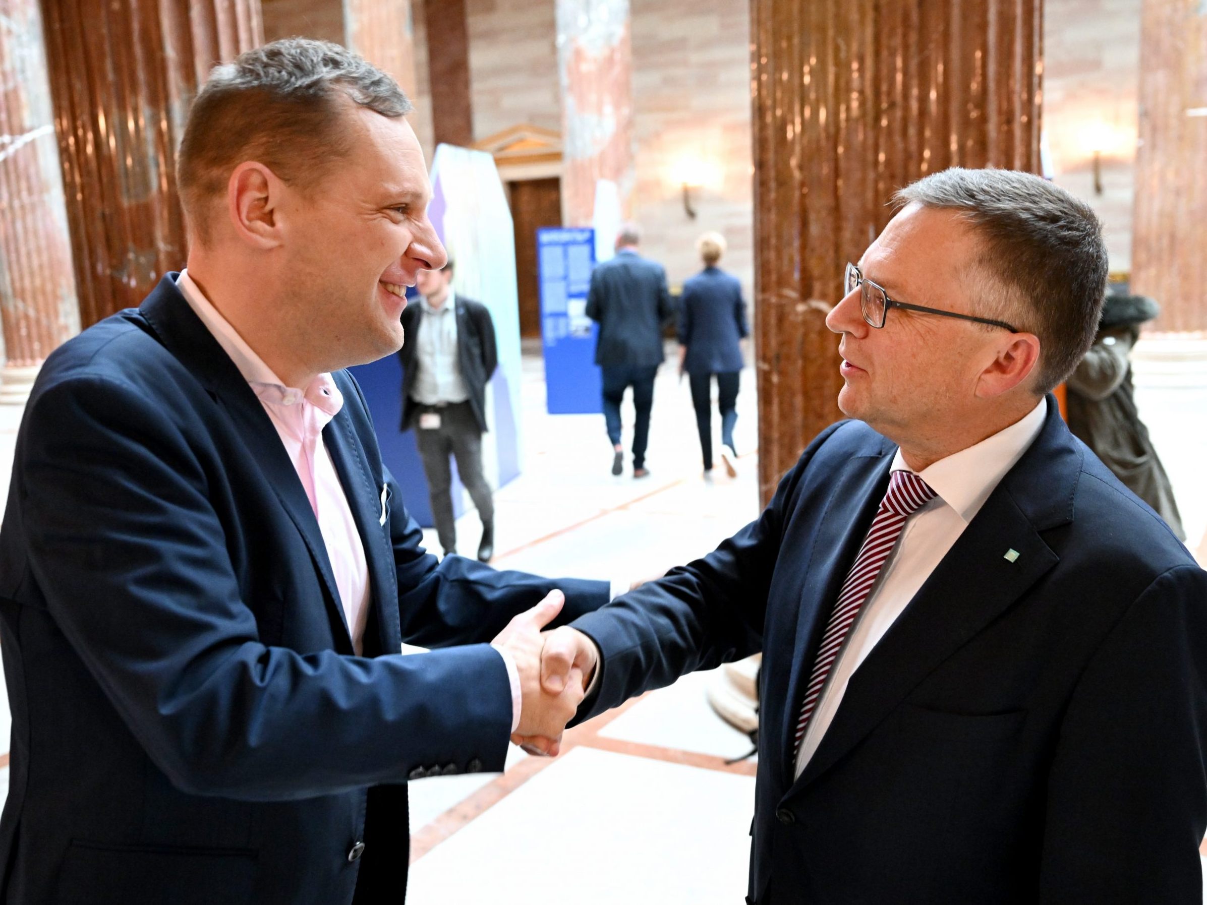 SPÖ-Klubchef Philip Kucher (l.) und ÖVP-Klubobmann August Wöginger am Mittwoch.