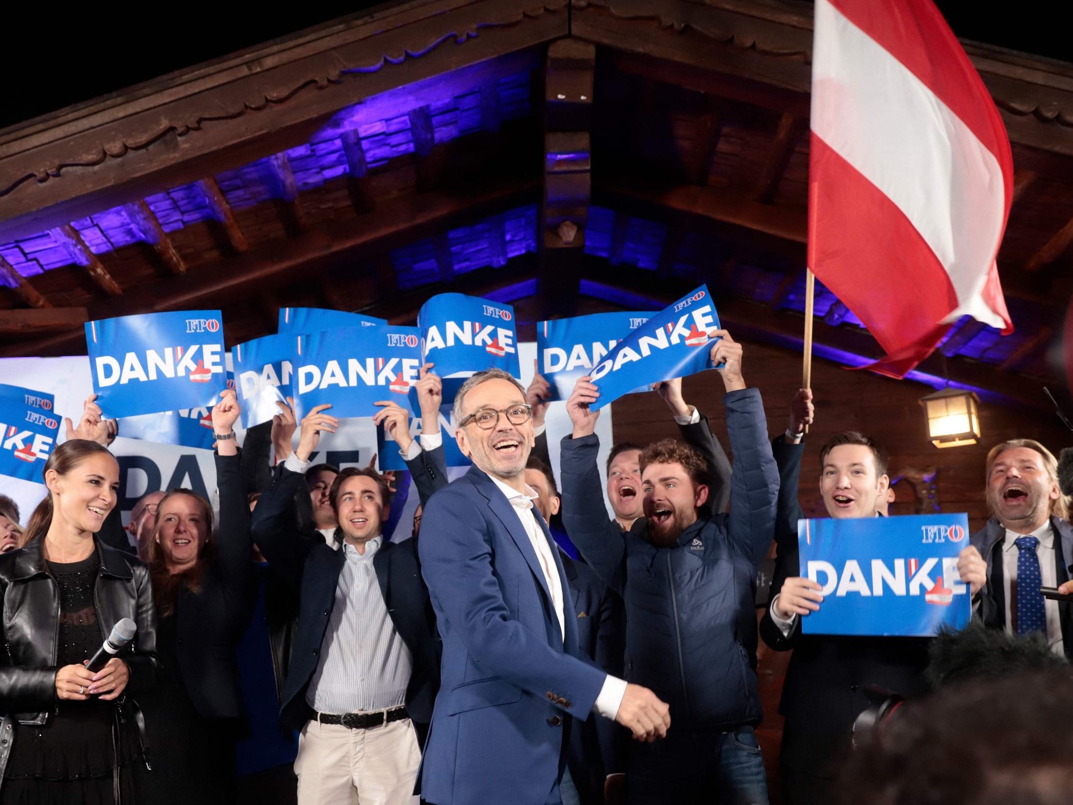 Die ÖVP und die FPÖ waren zuletzt die kommunizierenden Gefäße. Die ÖVP und die FPÖ waren zuletzt die kommunizierenden Gefäße.