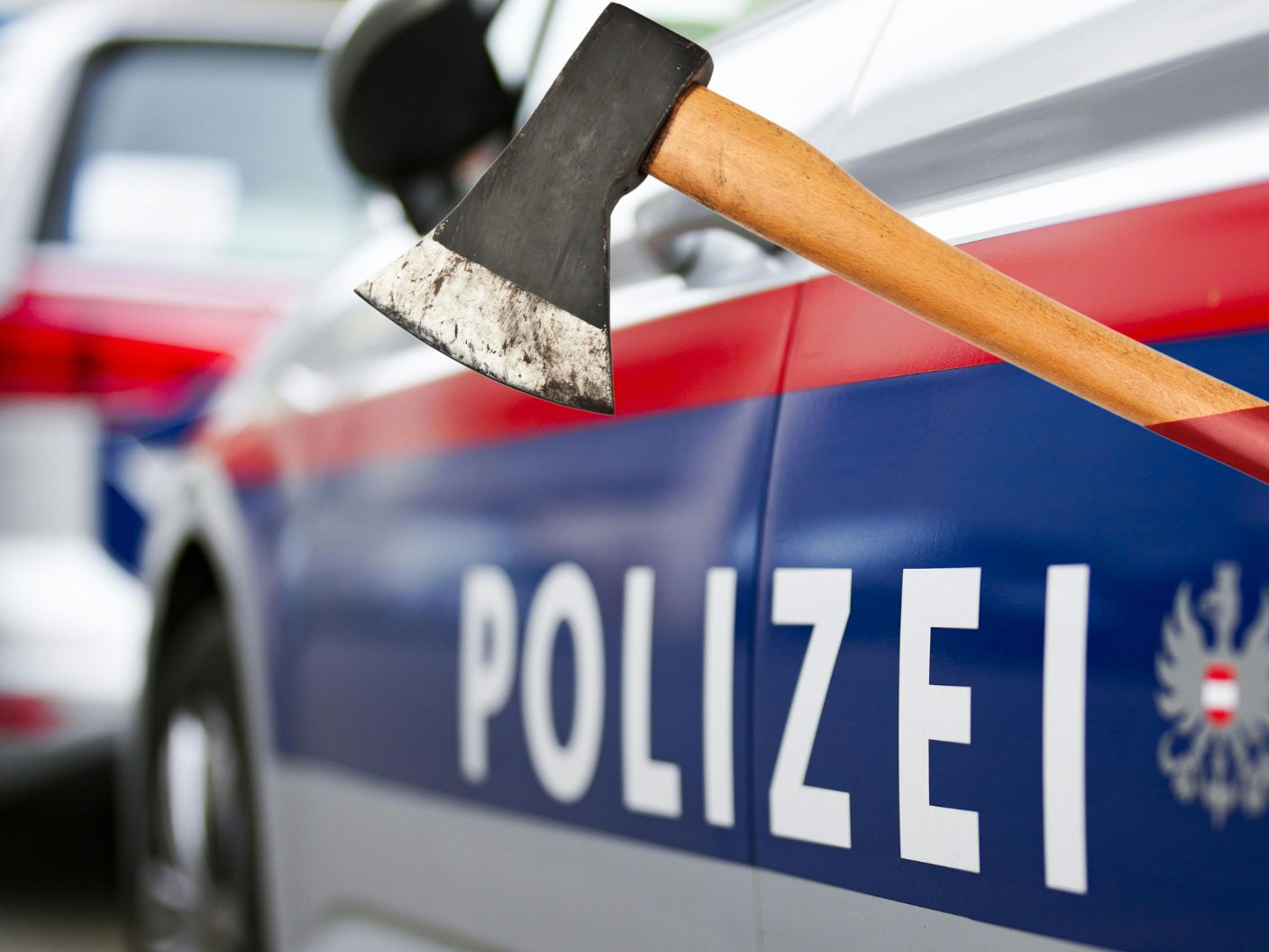 Nach der Befragung auf der Polizeiinspektion wurde der unmündige Minderjährige seinen Eltern übergeben. Nach der Befragung auf der Polizeiinspektion wurde der unmündige Minderjährige seinen Eltern übergeben.