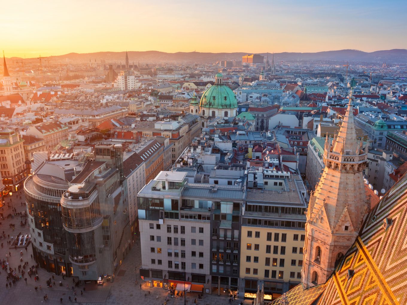 Die XXXLutz-Tochter Mömax hat in Wien ihre erste "Citystore"-Filiale eröffnet. Die XXXLutz-Tochter Mömax hat in Wien ihre erste "Citystore"-Filiale eröffnet.