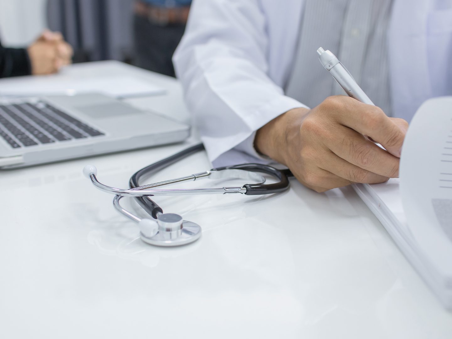 Das Thema ist jedenfalls brandheiß in Zeiten knapper Personalressourcen im Gesundheitswesen.