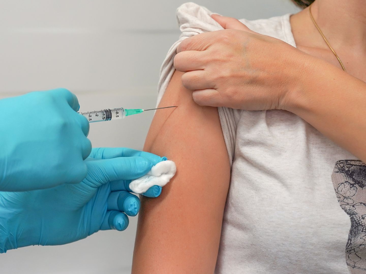 Seit 1. Juli ist die HPV-Impfung für junge Erwachsene bis zum 30. Geburtstag kostenlos. Seit 1. Juli ist die HPV-Impfung für junge Erwachsene bis zum 30. Geburtstag kostenlos.