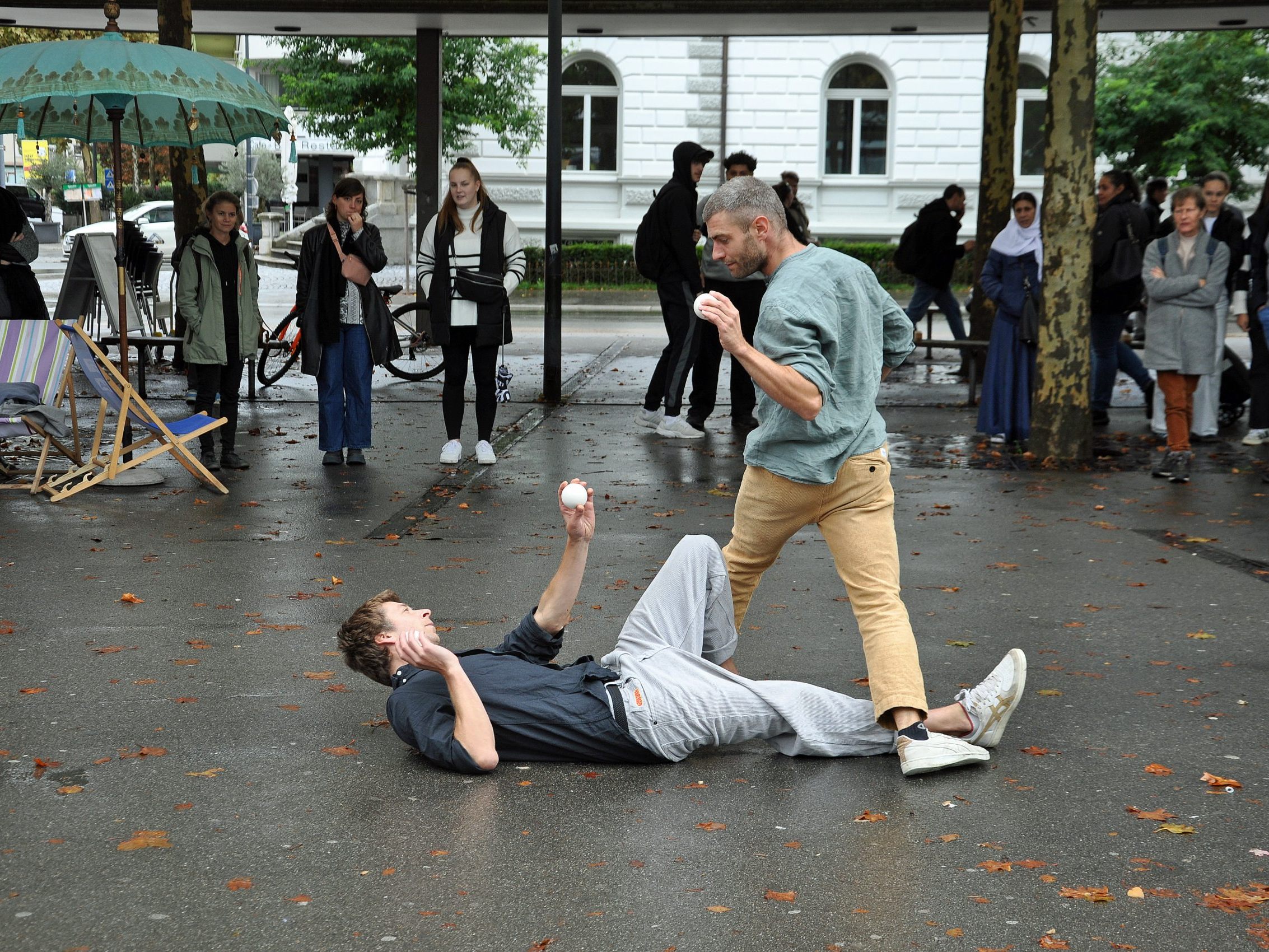 Bei der sechsten Ausgabe von Kultur am Bahnhof trat die deutsch-irische Zirkuskompagnie „Hippana.Maleta“ auf. Bei der sechsten Ausgabe von Kultur am Bahnhof trat die deutsch-irische Zirkuskompagnie „Hippana.Maleta“ auf.