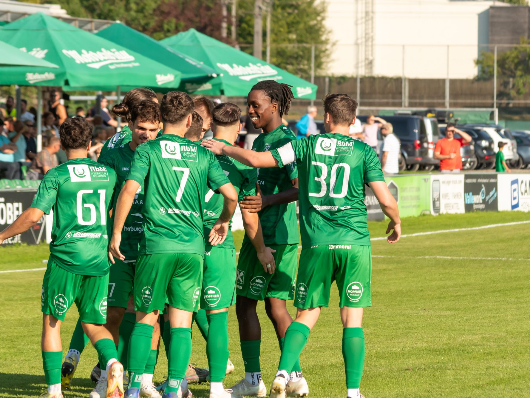 Am Wochenende ist beim Emma & Eugen Dornbirner SV beim Stadtderby gegen die Admira alles angerichtet für eine große Fußballparty. Am Wochenende ist beim Emma & Eugen Dornbirner SV beim Stadtderby gegen die Admira alles angerichtet für eine große Fußballparty.