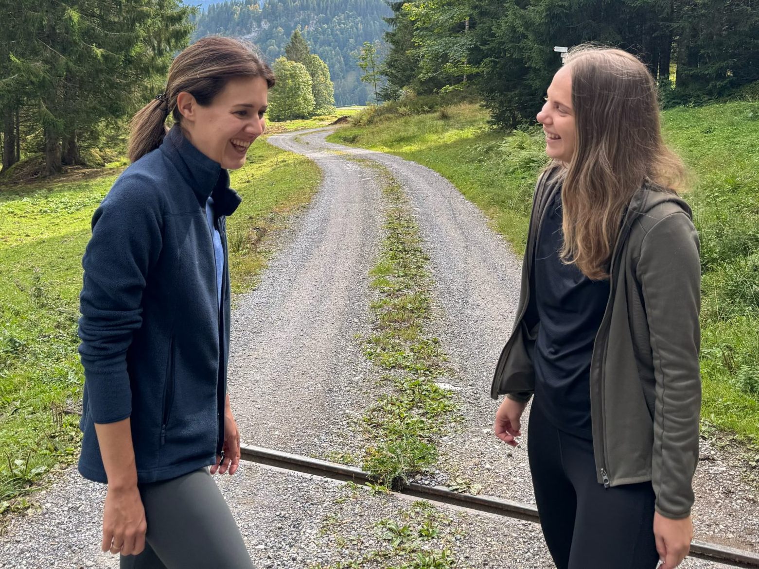 Claudia Gamon und VOL.AT bei der Wanderung in Schwarzenberg.