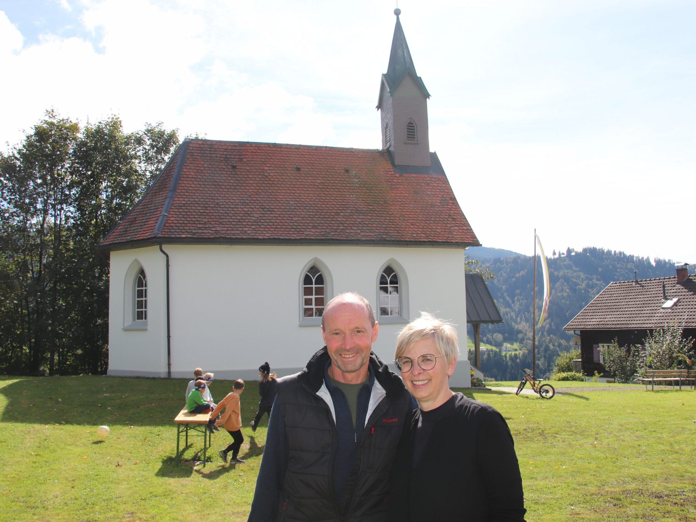 Kapellen-Obmann Wolfgang Greif mit Gattin Sabine freute sich über das gelungene "Michelefest". Kapellen-Obmann Wolfgang Greif mit Gattin Sabine freute sich über das gelungene "Michelefest".